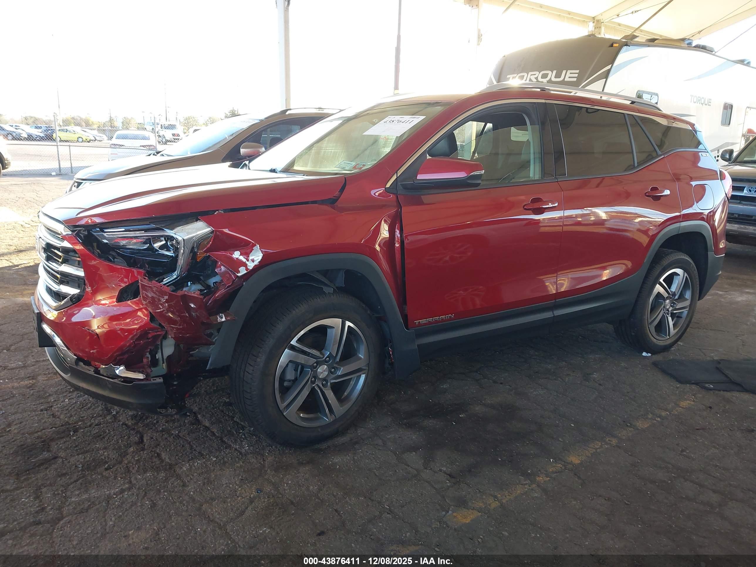 GMC TERRAIN image 2