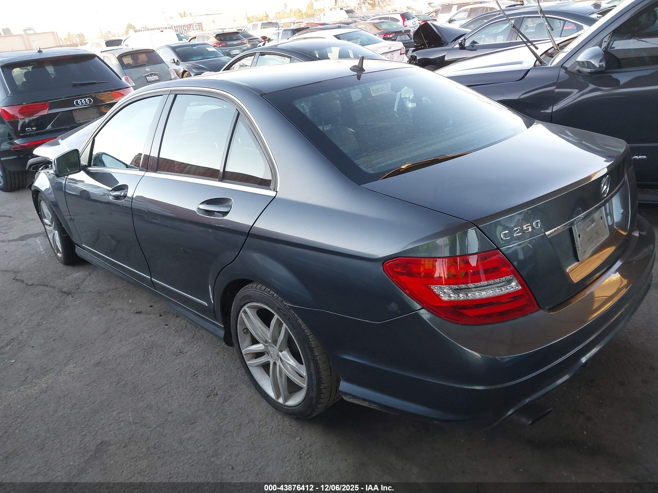MERCEDES-BENZ C image 3