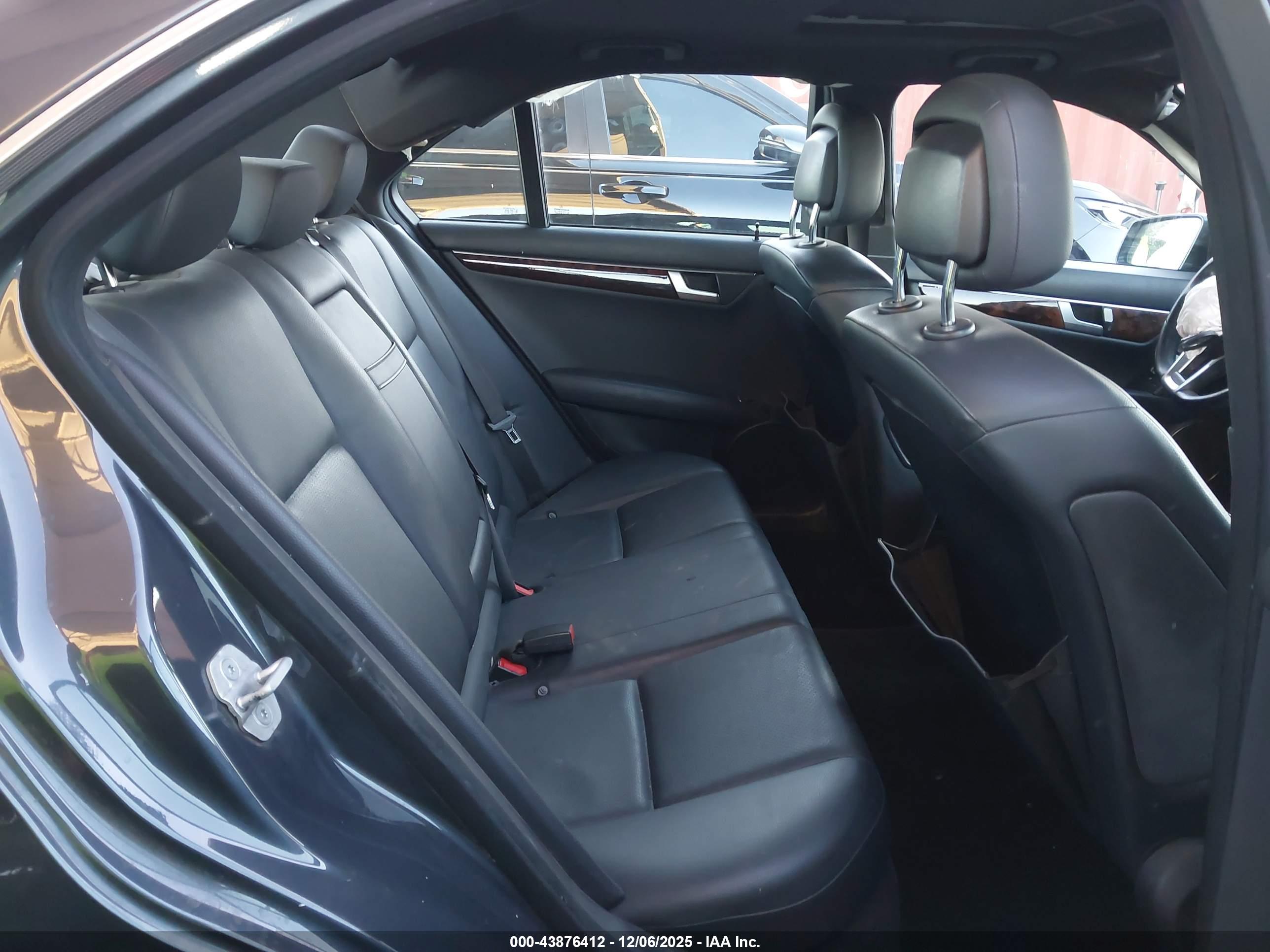 MERCEDES-BENZ C image 8