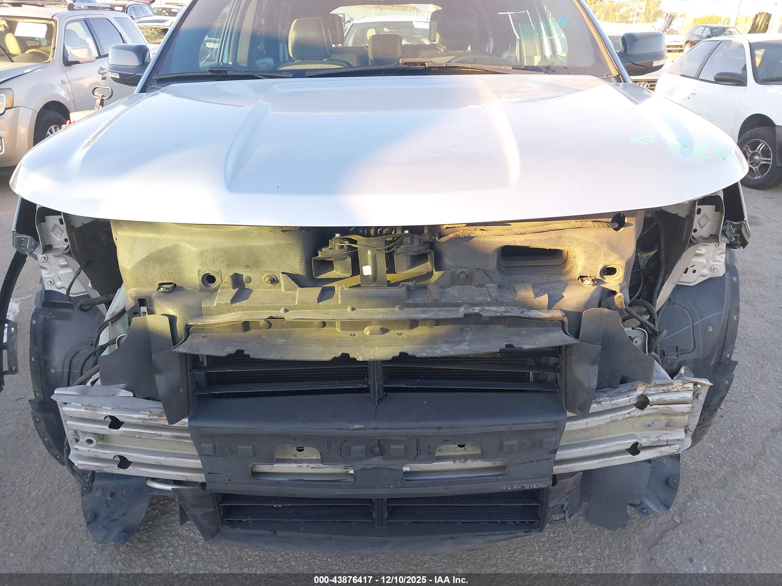 FORD EXPLORER image 6