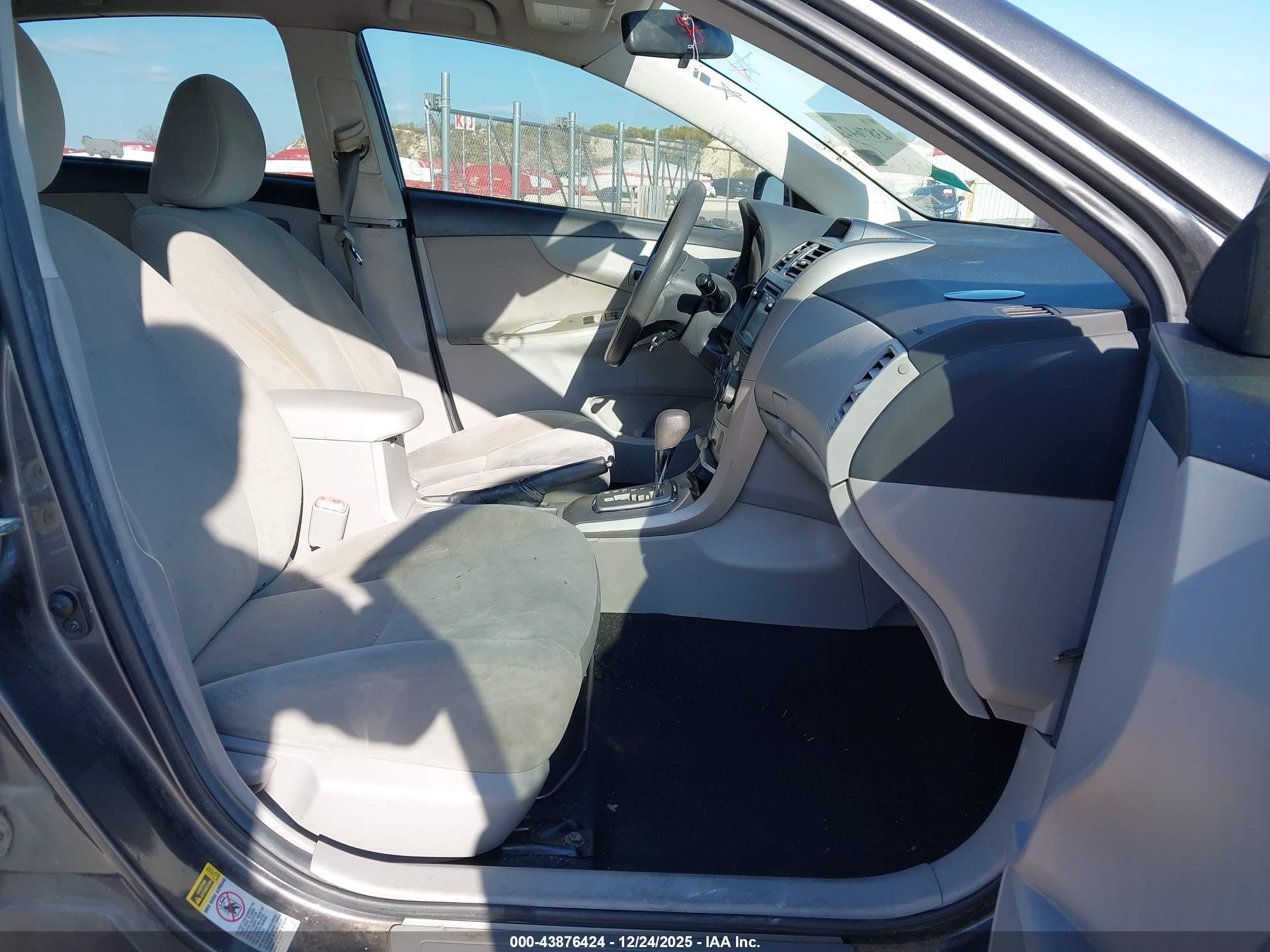 TOYOTA COROLLA image 5