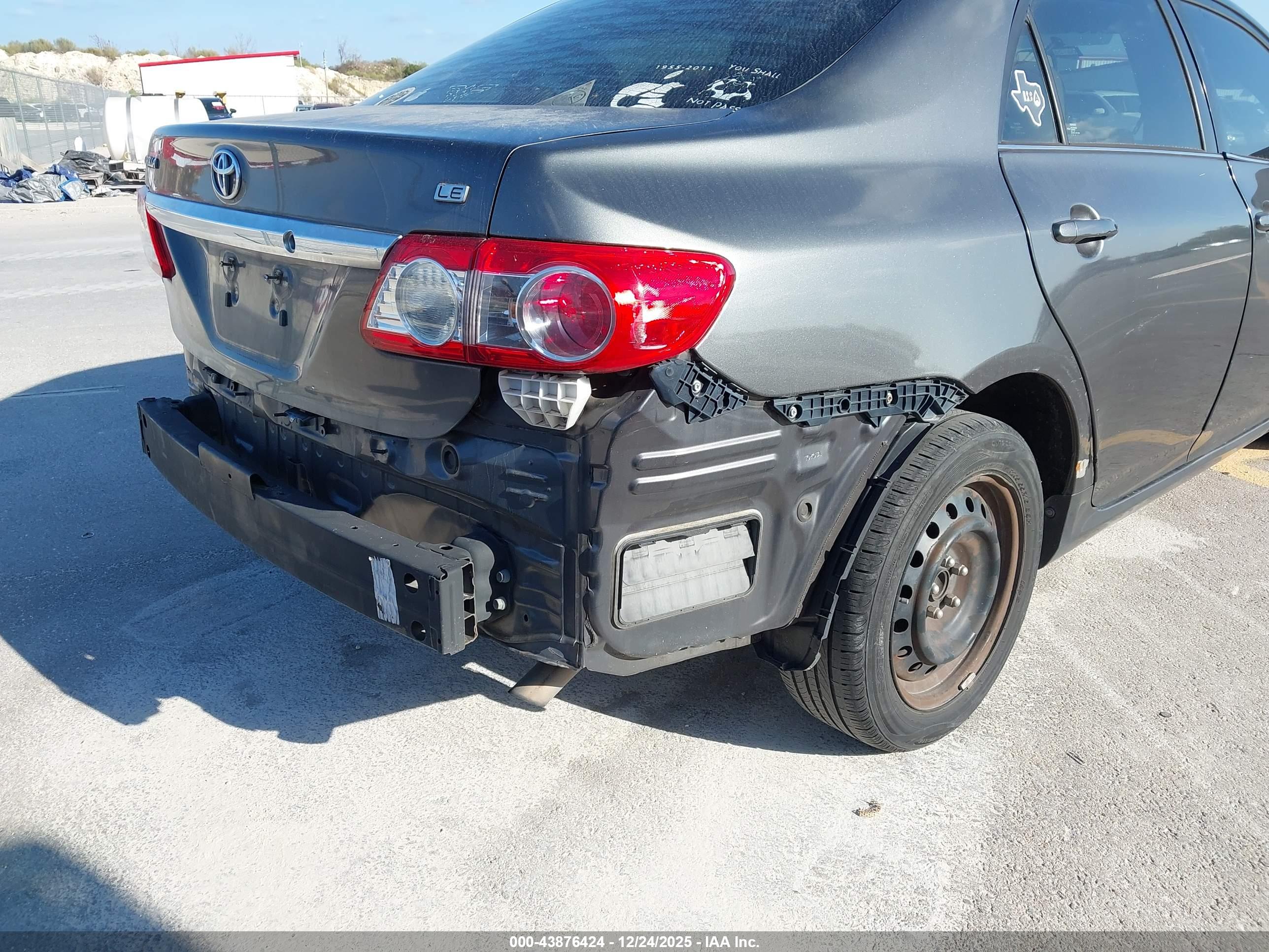 TOYOTA COROLLA image 6