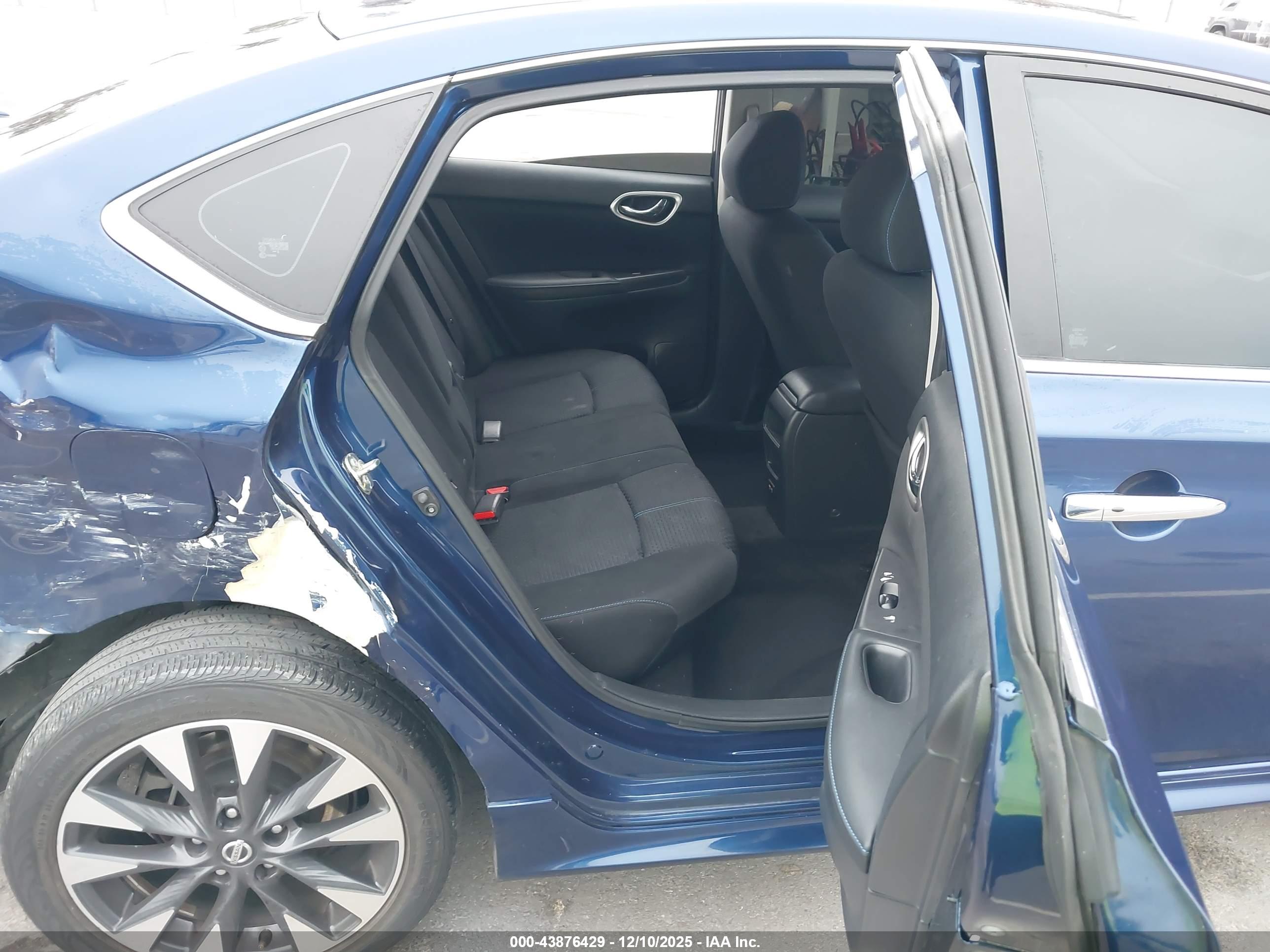 NISSAN SENTRA image 8