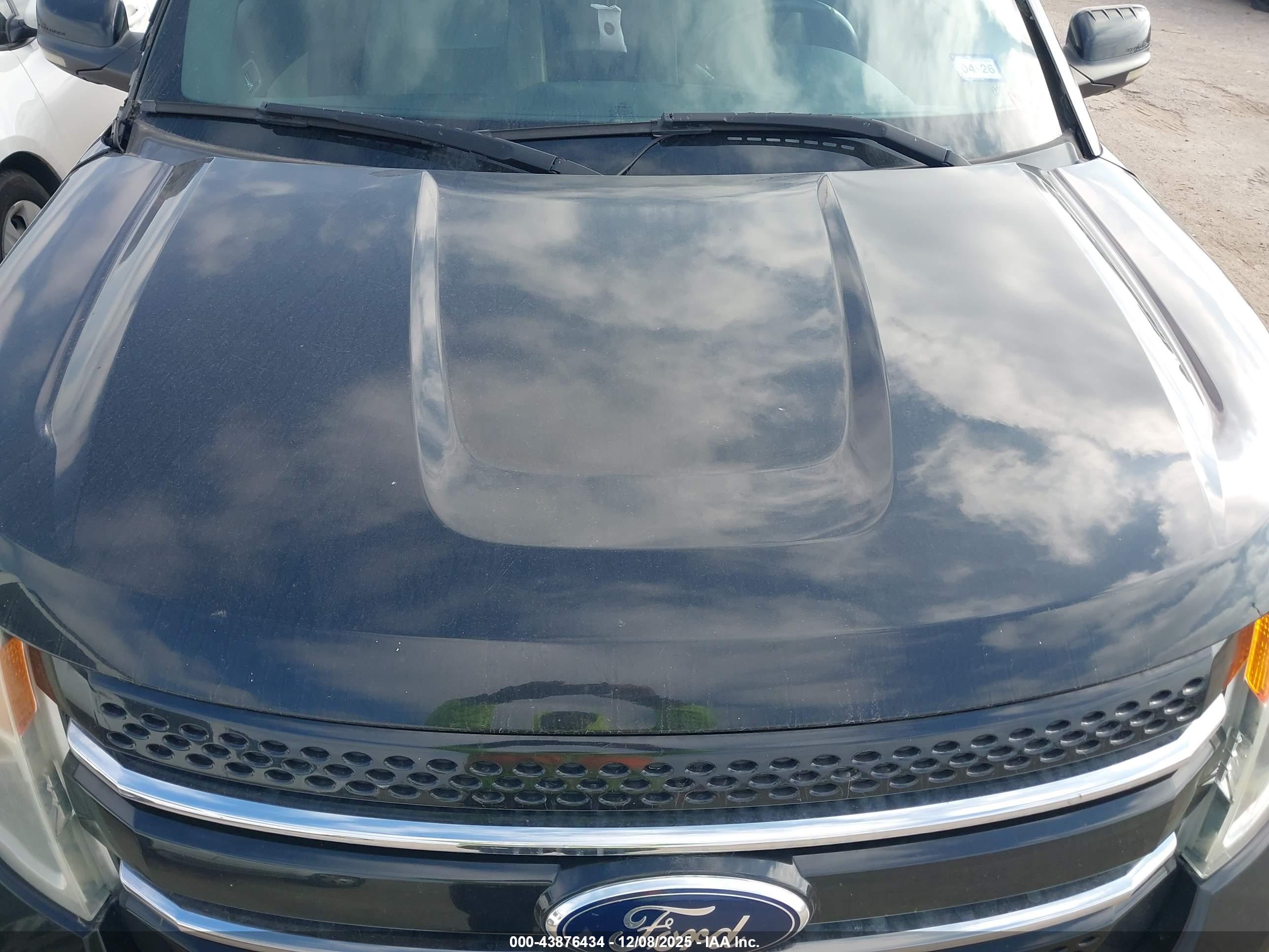 FORD EXPLORER image 10