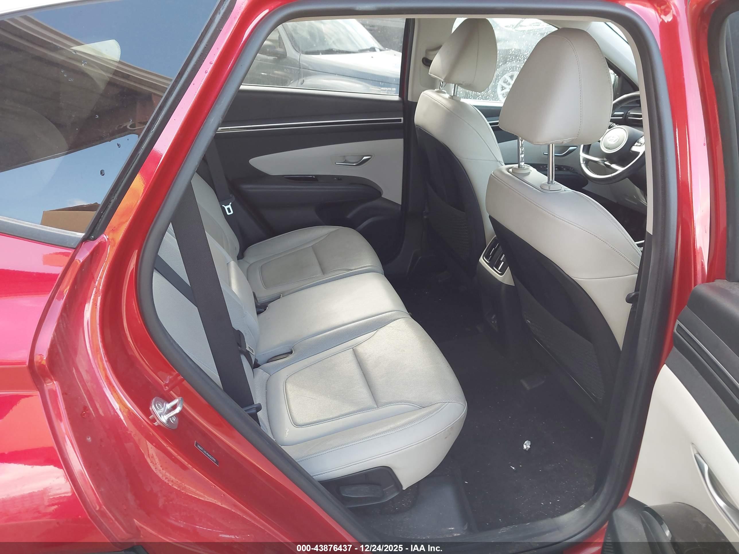 HYUNDAI TUCSON image 8