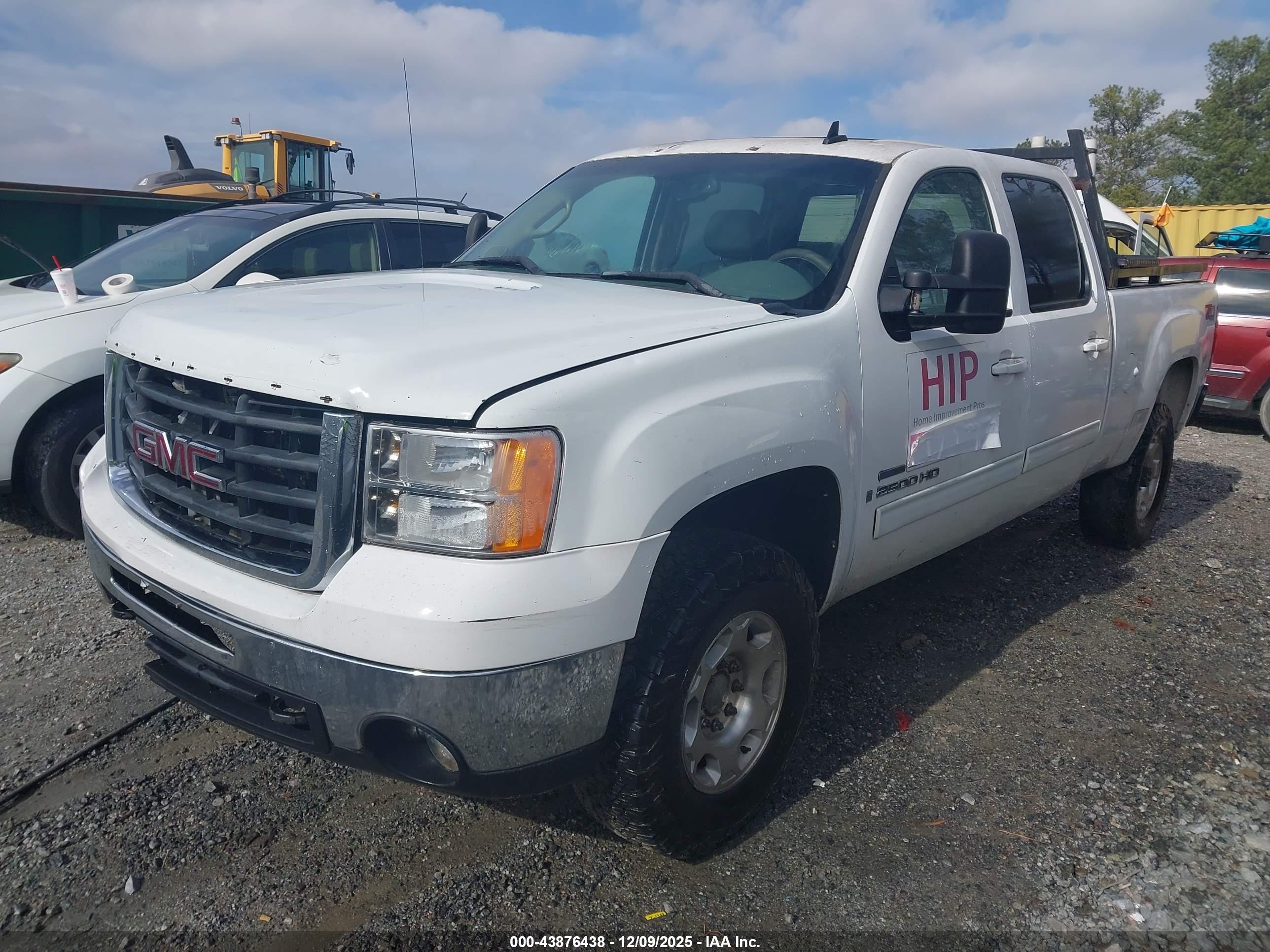 GMC SIERRA image 2