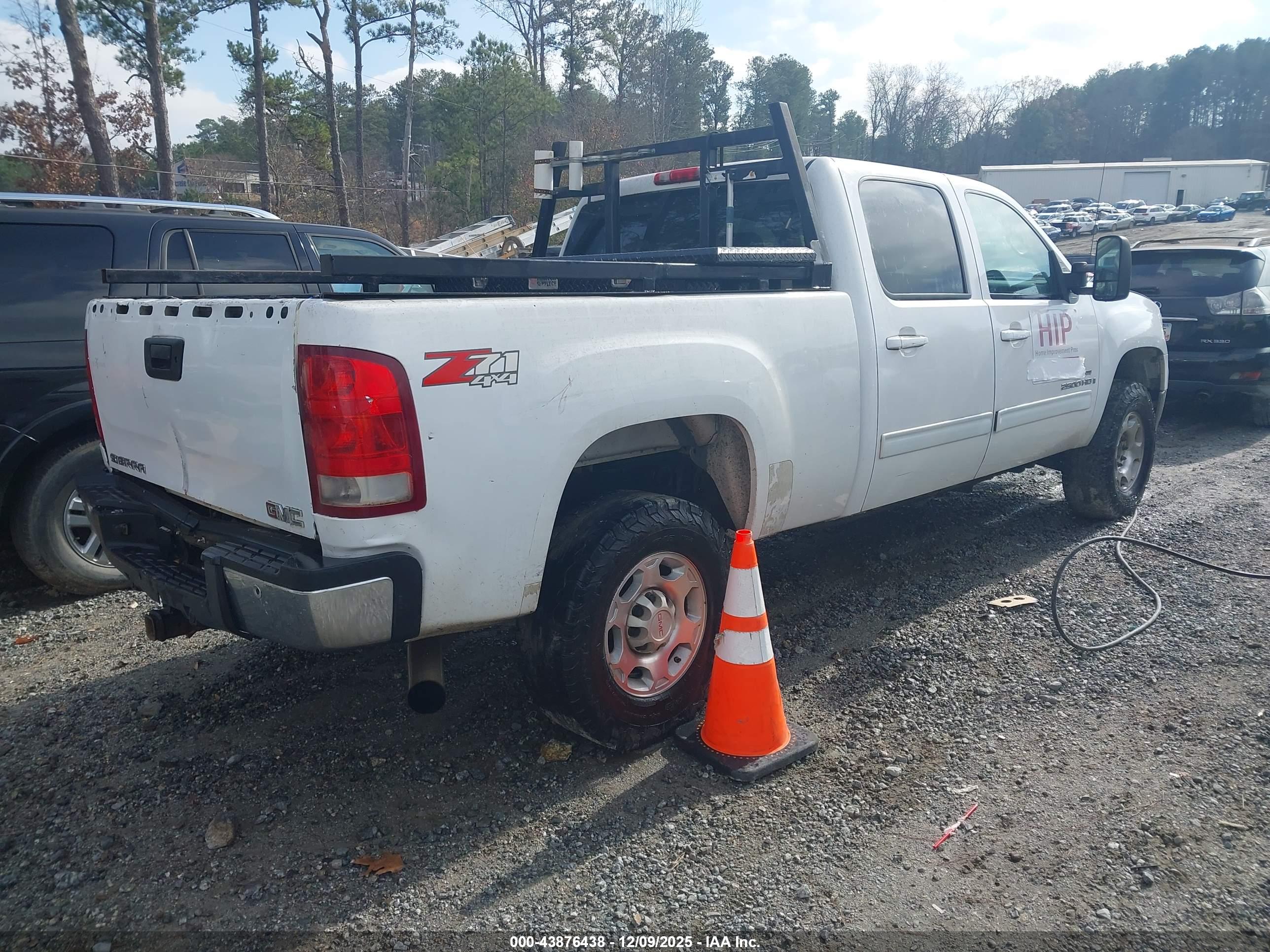 GMC SIERRA image 4