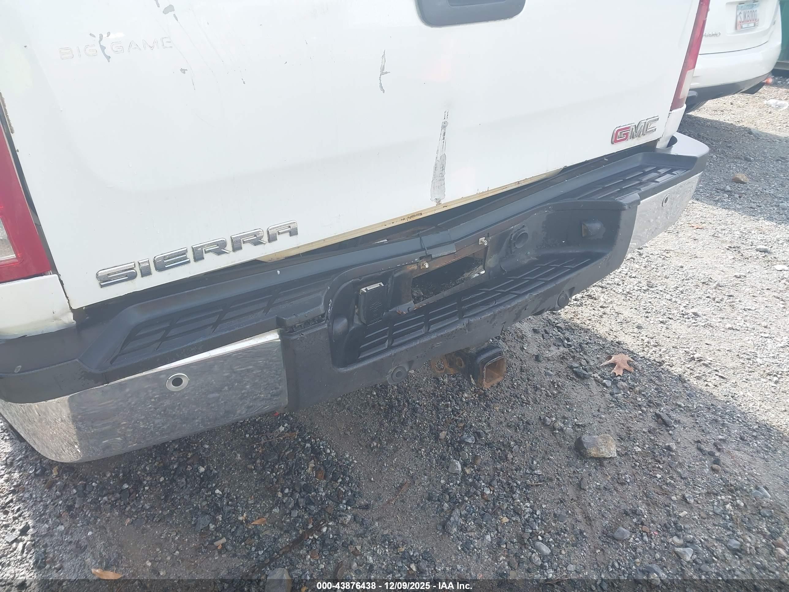 GMC SIERRA image 6