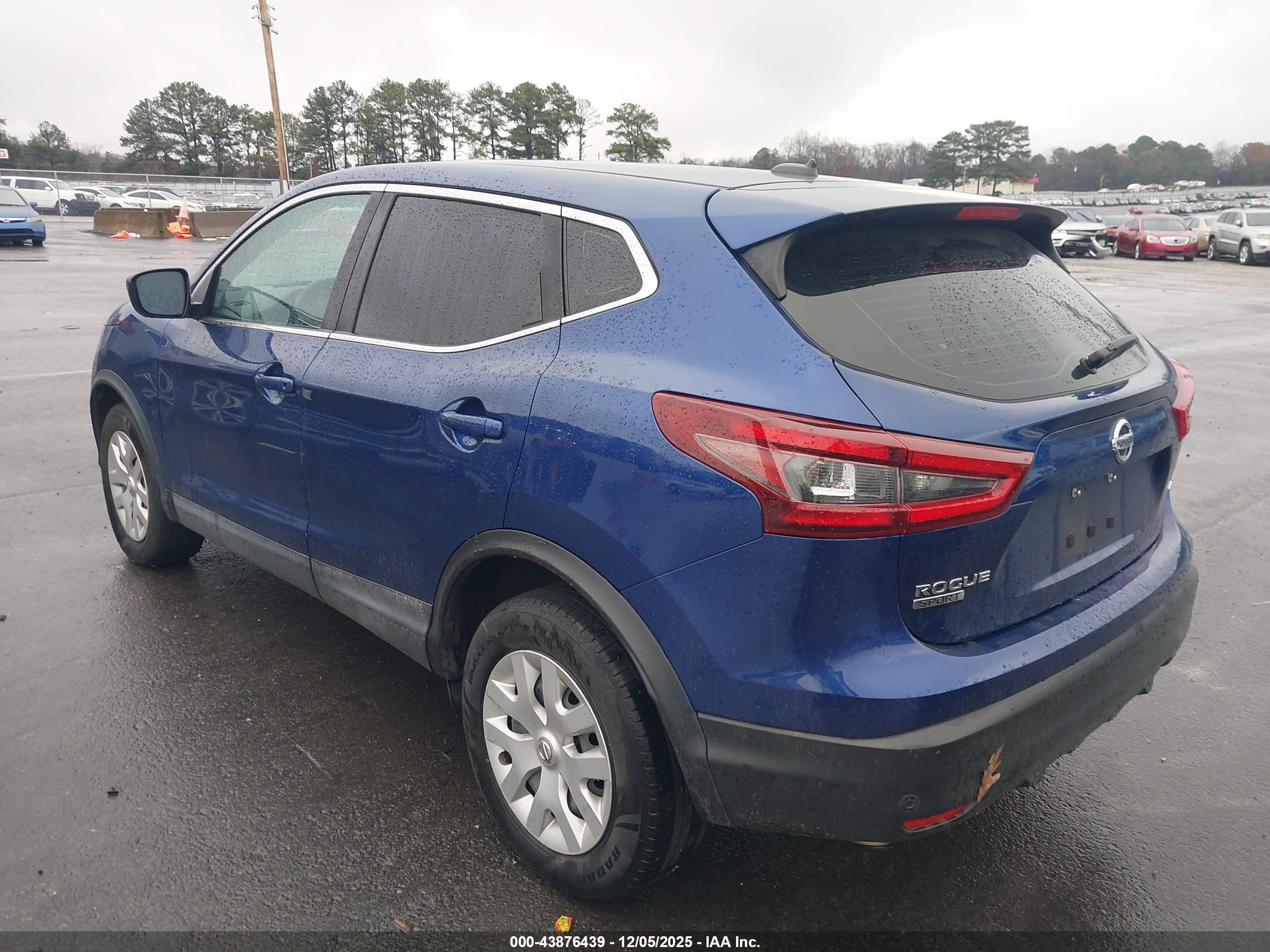 NISSAN ROGUE image 3