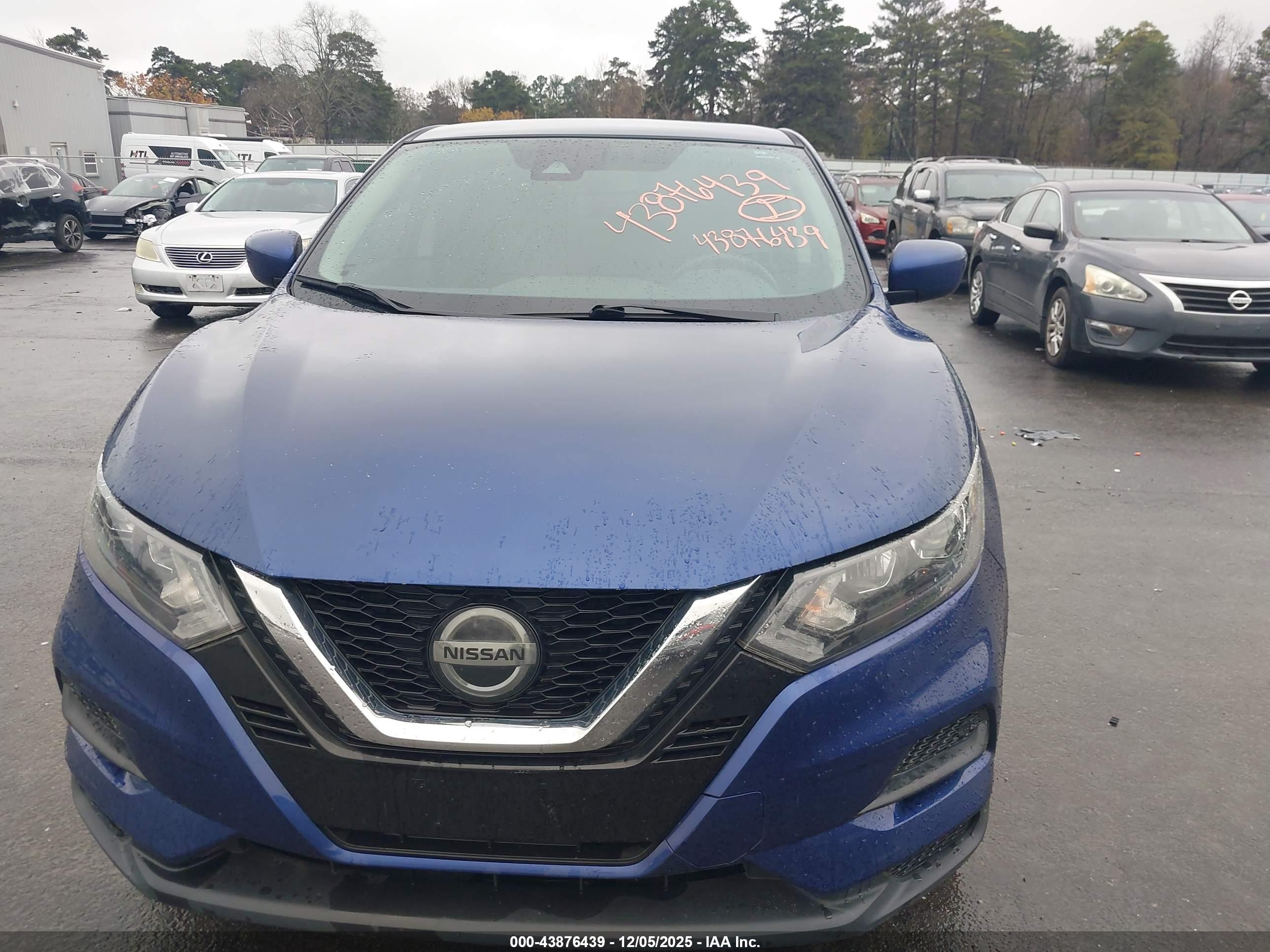 NISSAN ROGUE image 6