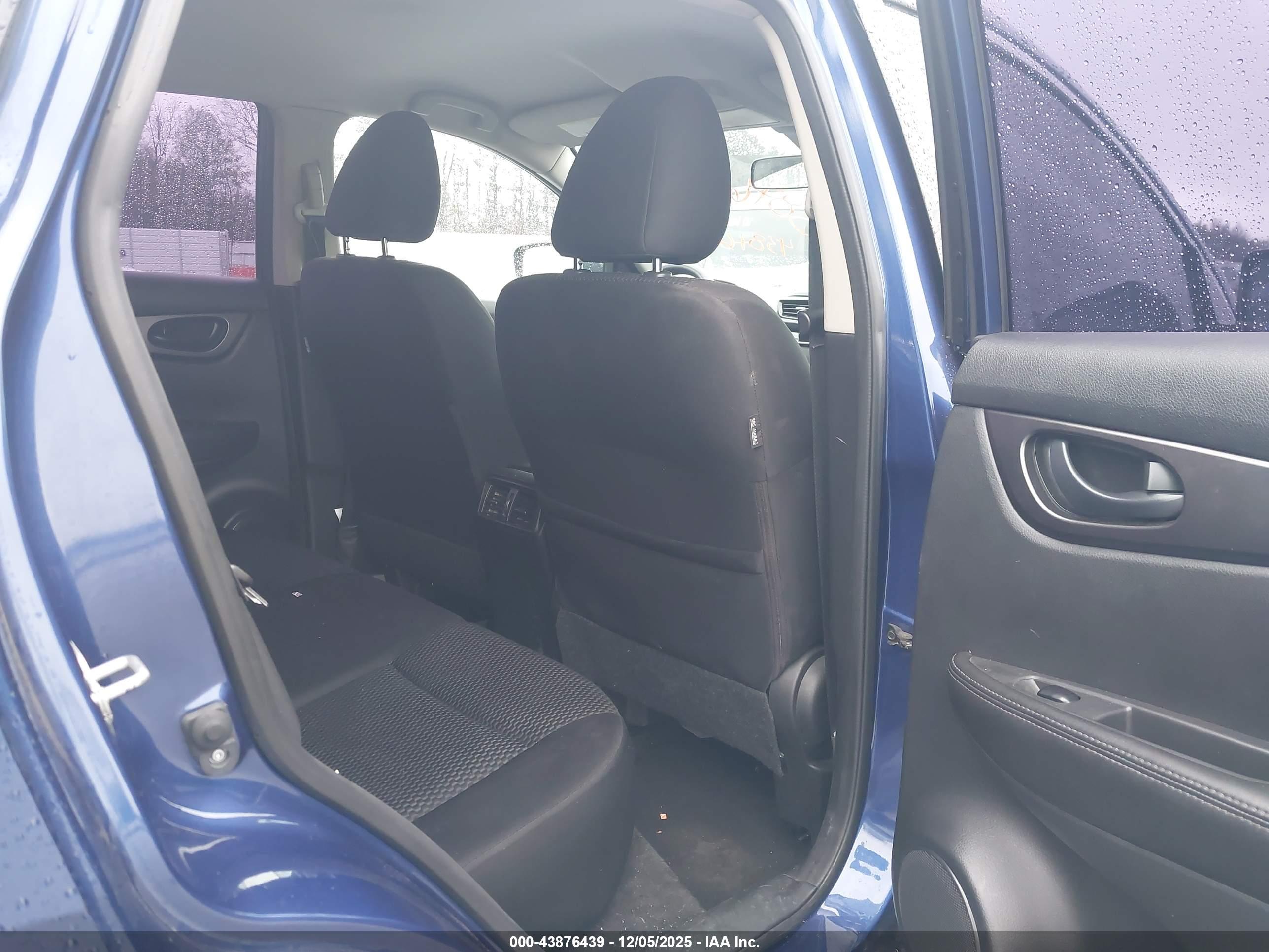 NISSAN ROGUE image 8