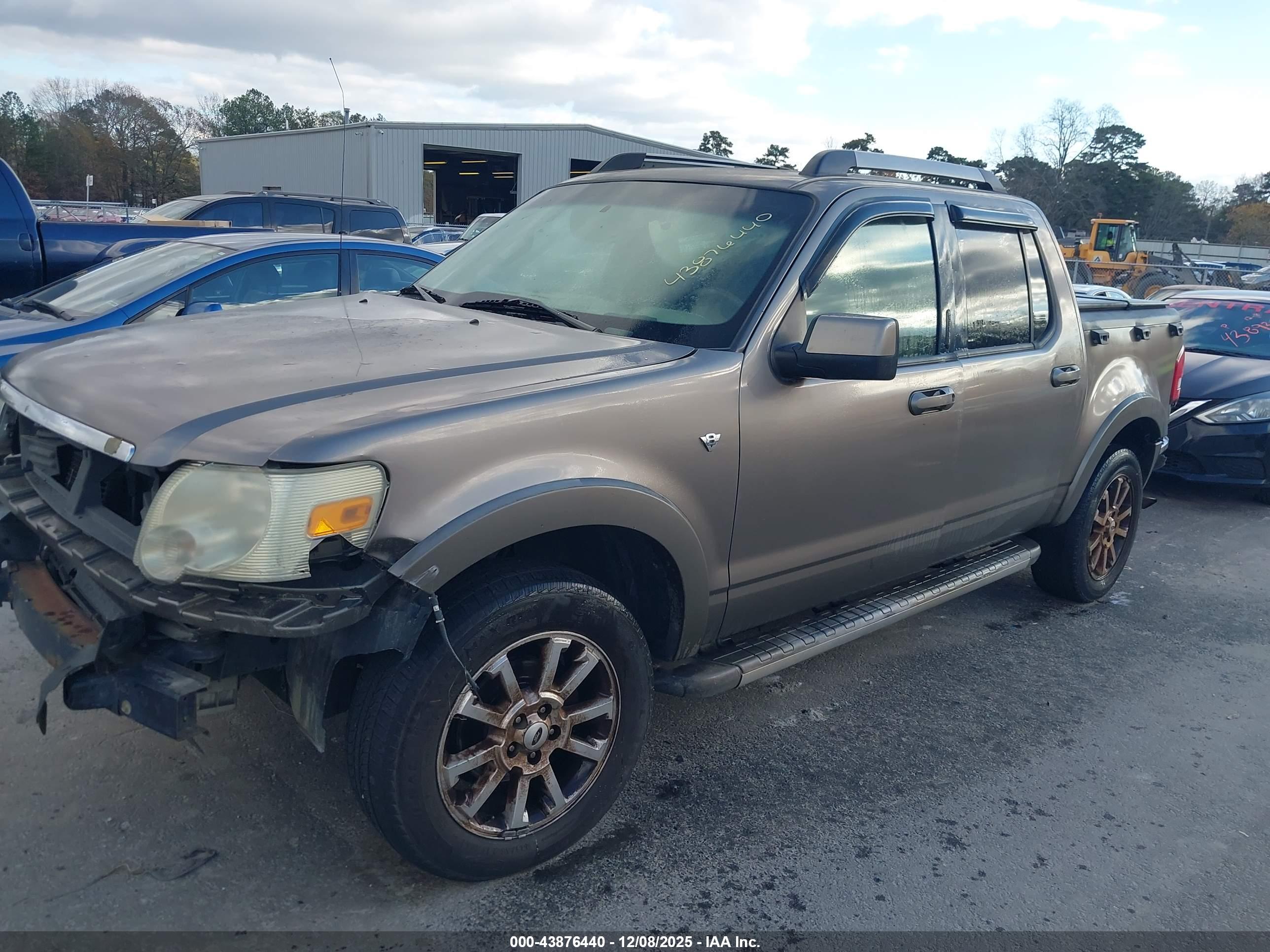 FORD EXPLORER image 2