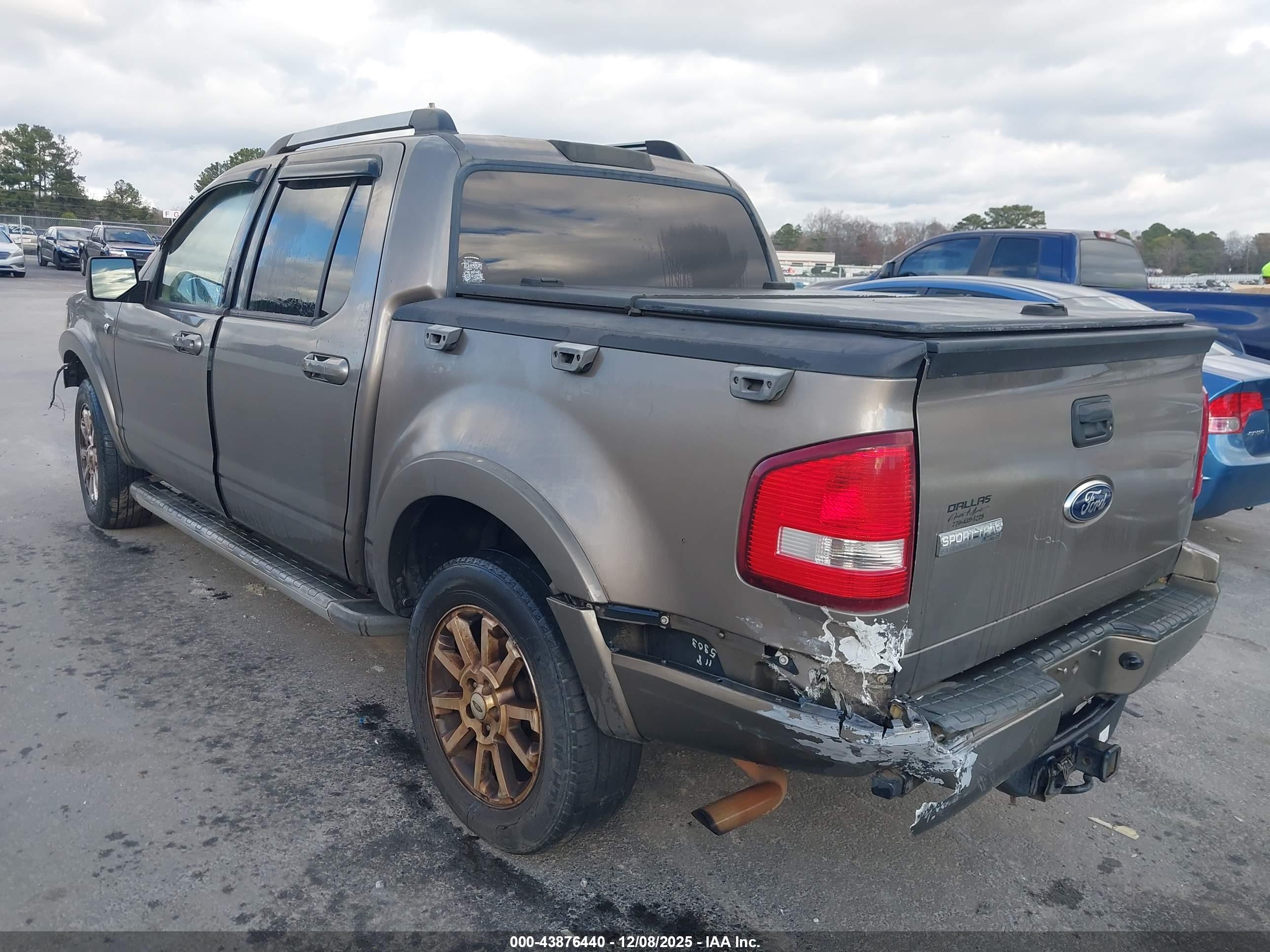 FORD EXPLORER image 3