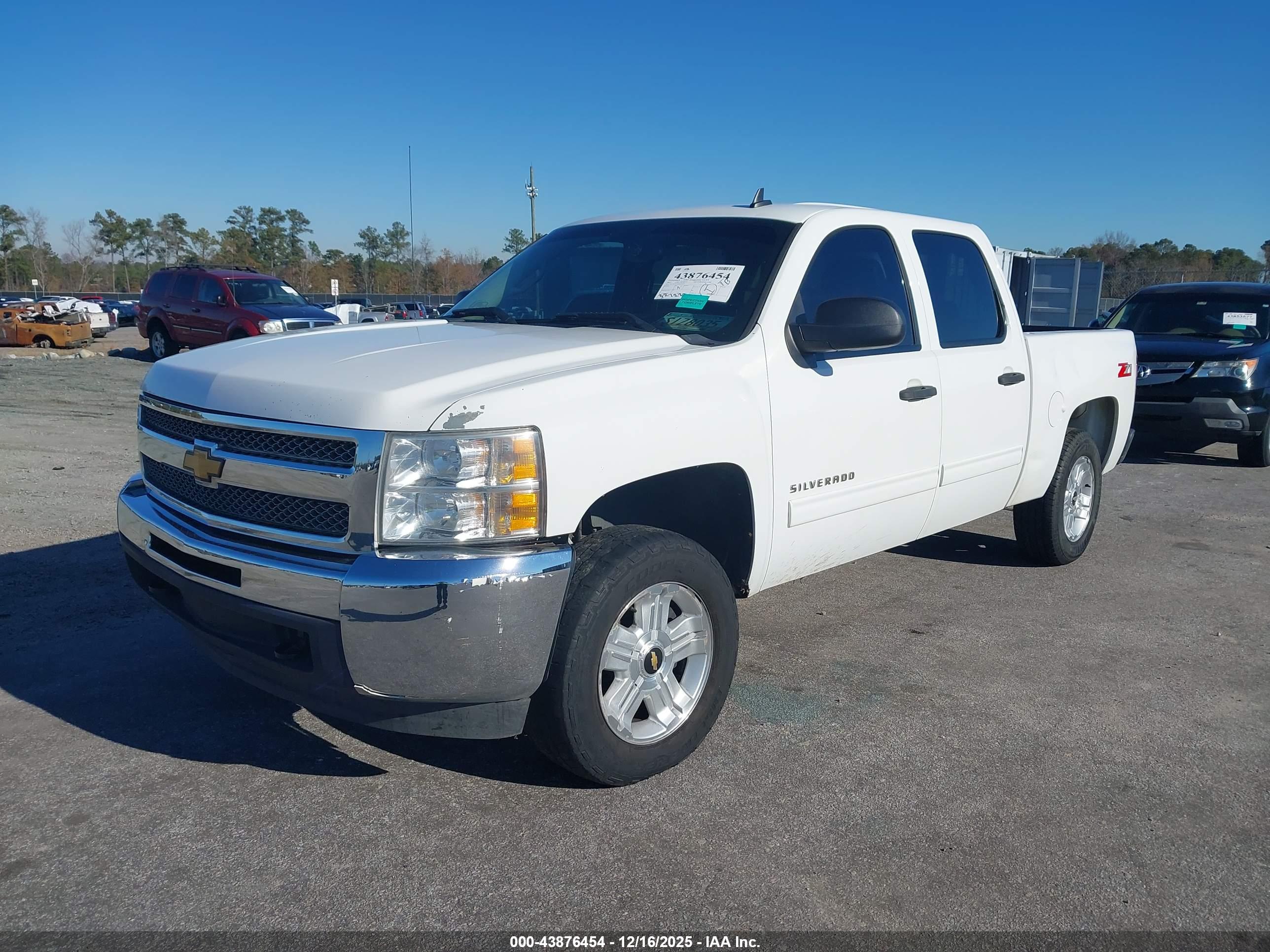 CHEVROLET SILVERADO image 2