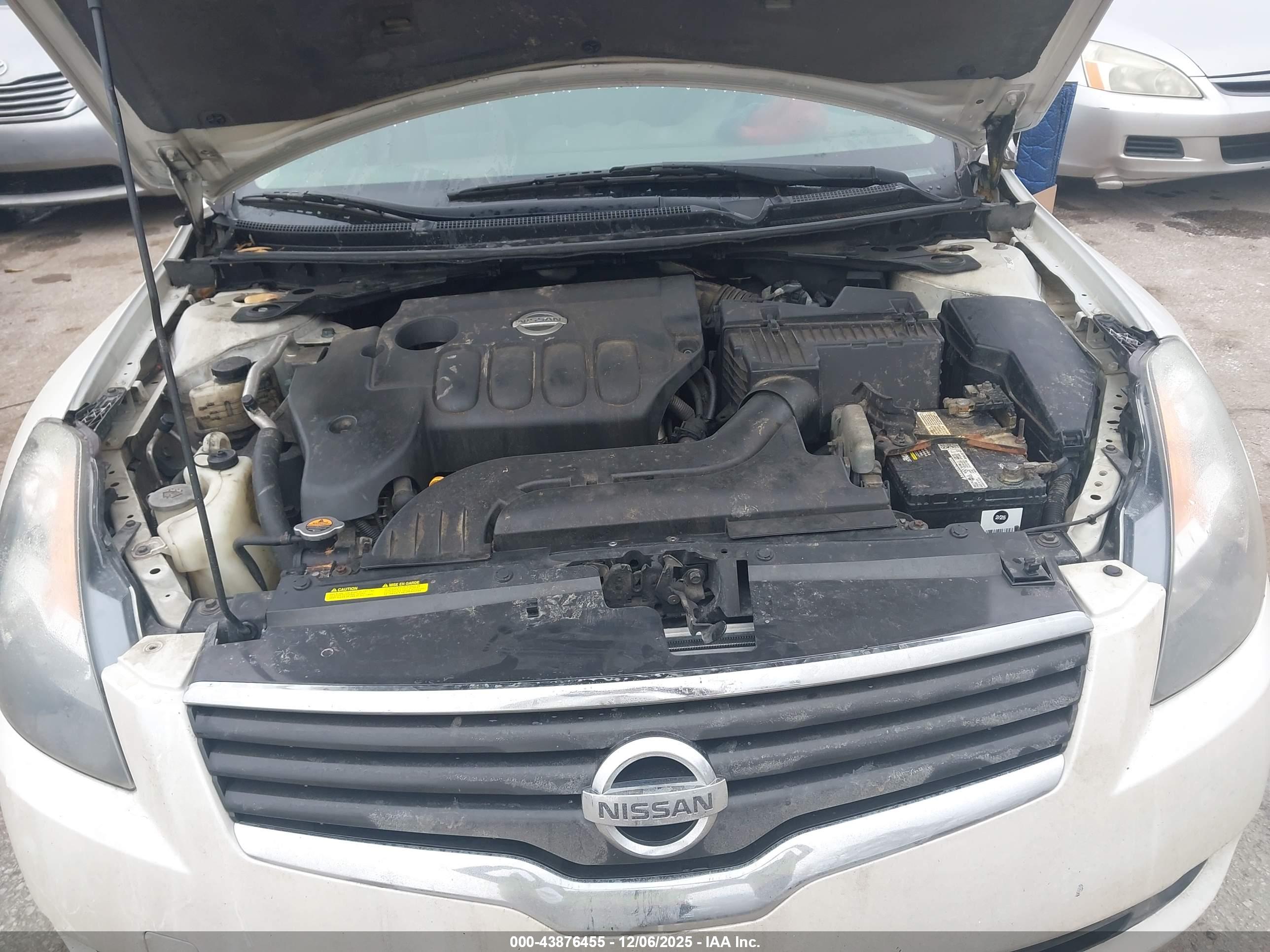 NISSAN ALTIMA image 10