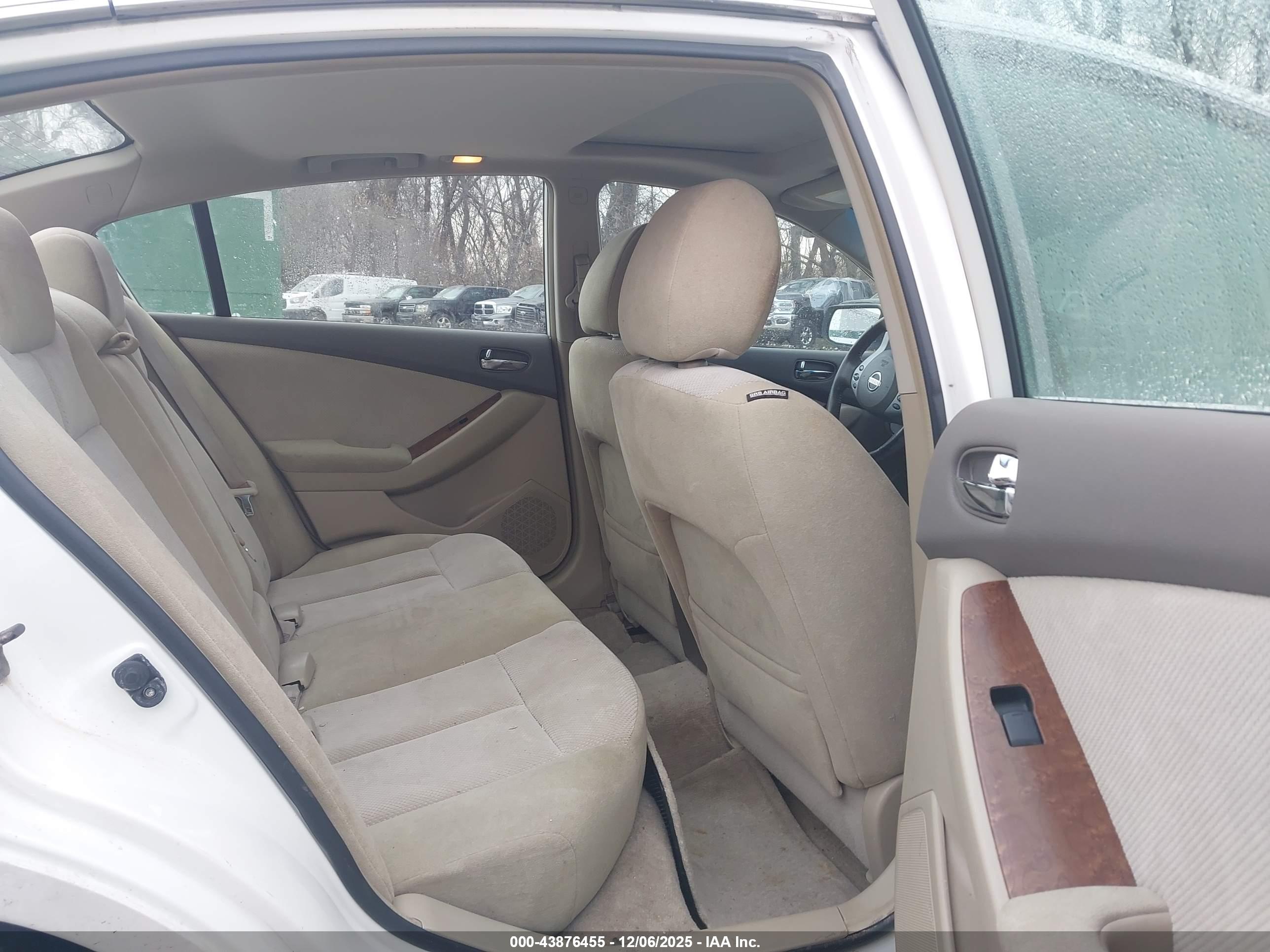 NISSAN ALTIMA image 8