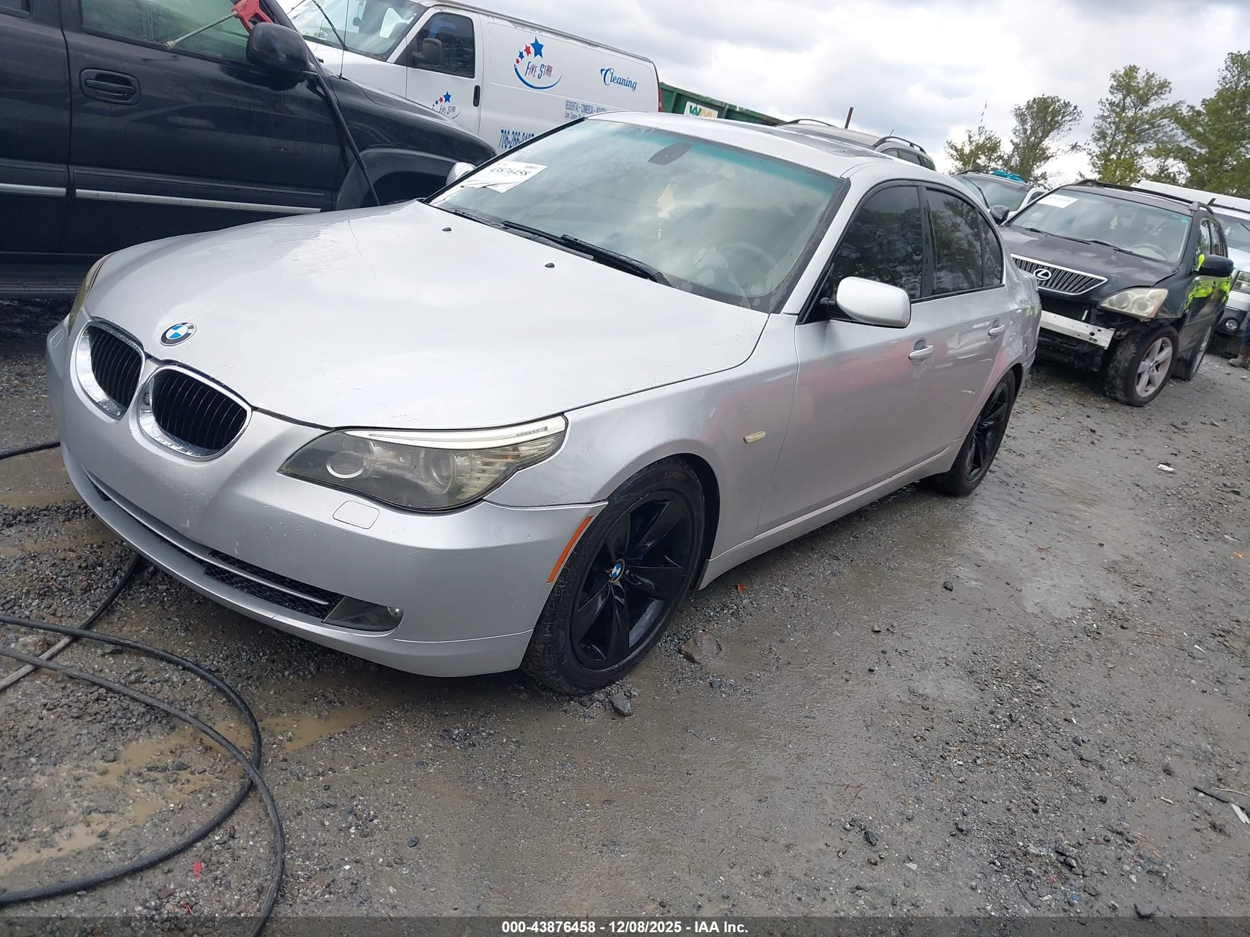 BMW 528I image 2