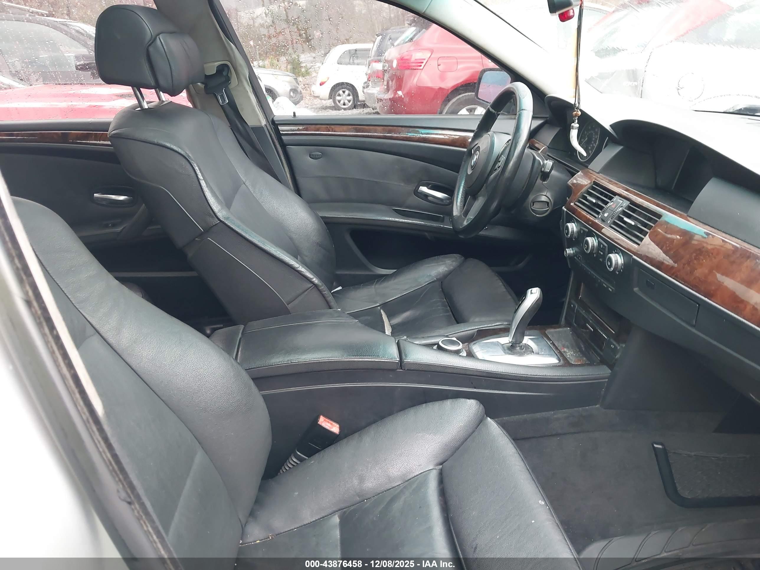 BMW 528I image 5