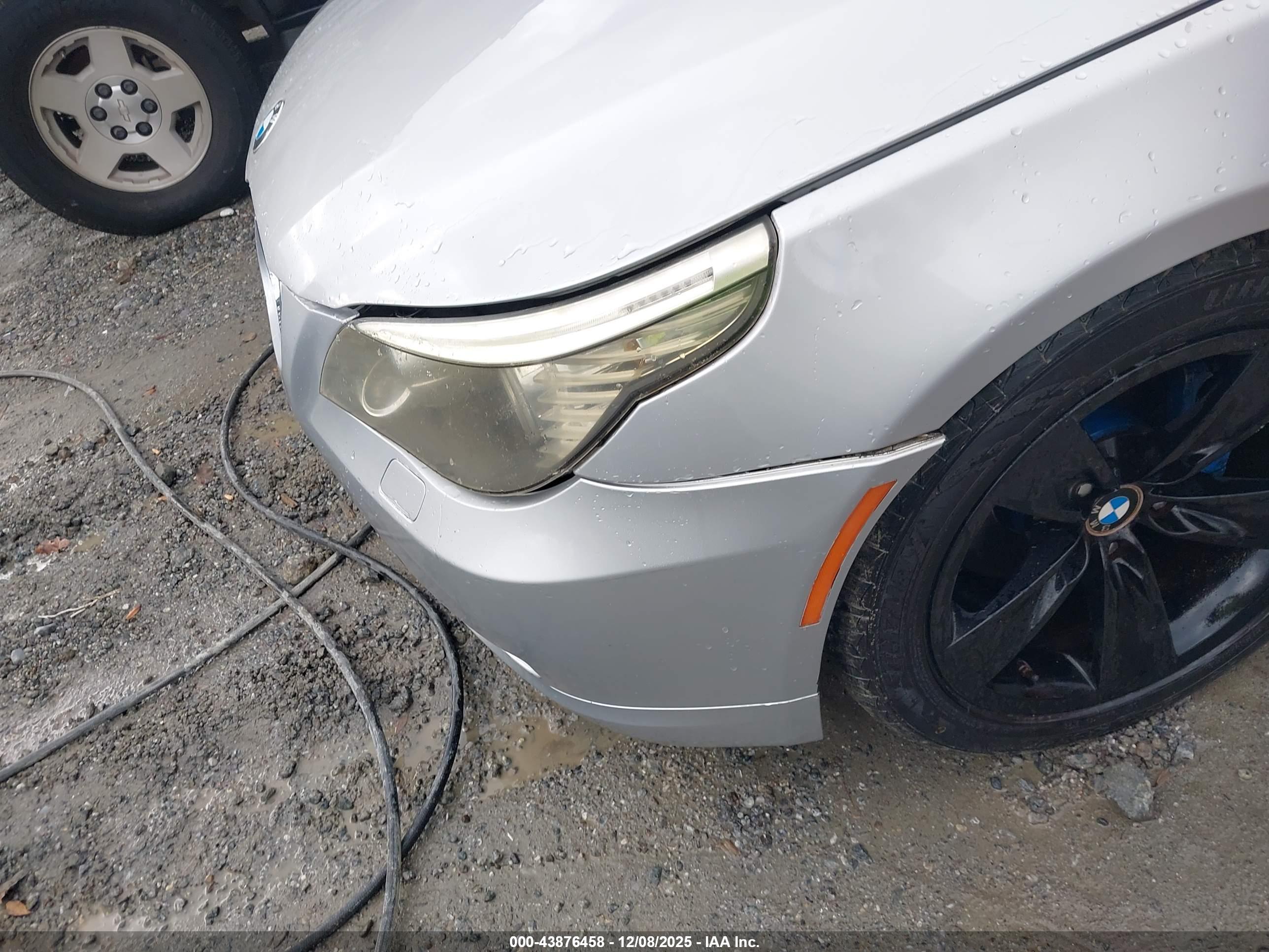 BMW 528I image 6