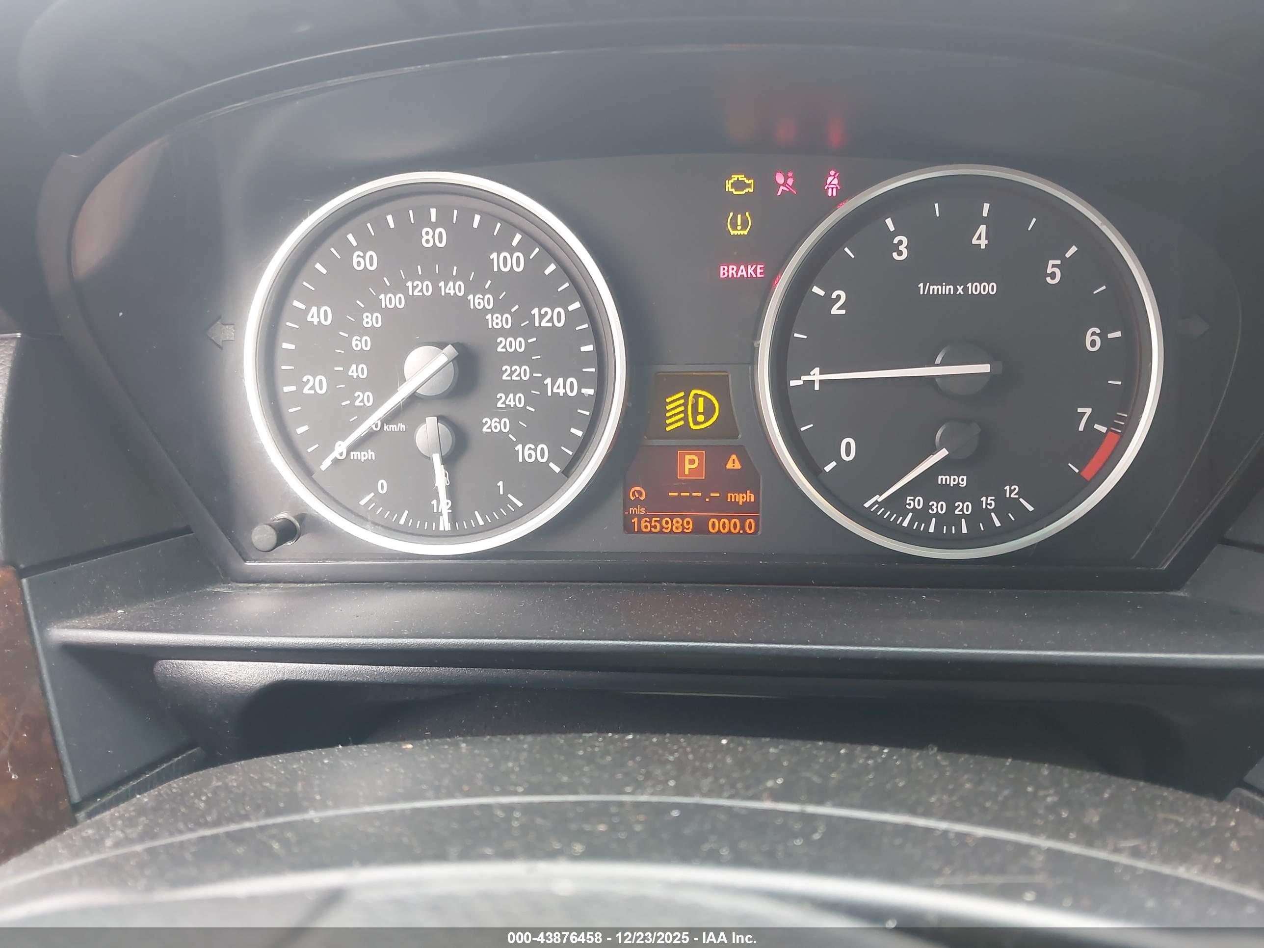 BMW 528I image 7