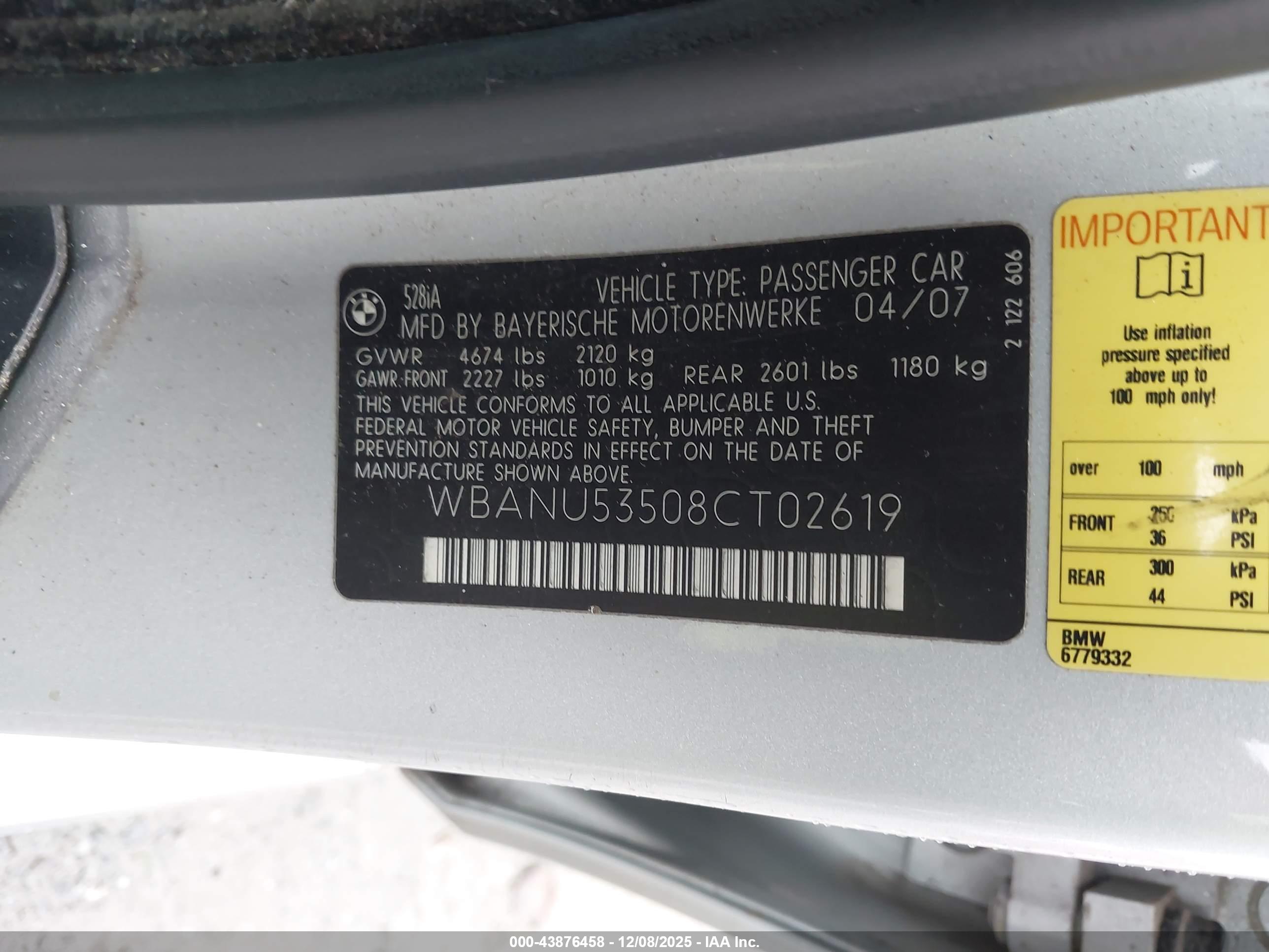 BMW 528I image 9