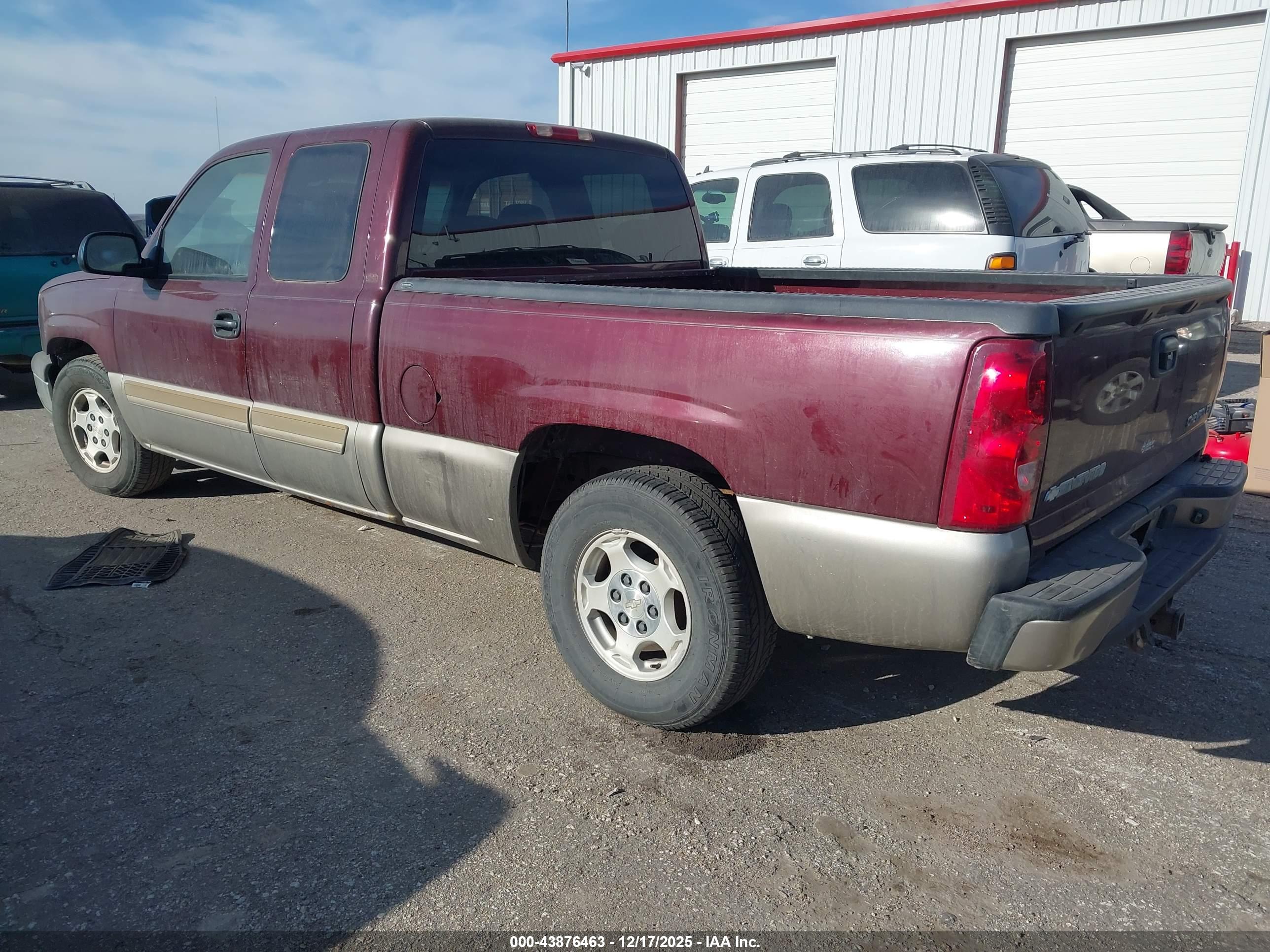 CHEVROLET SILVERADO image 3