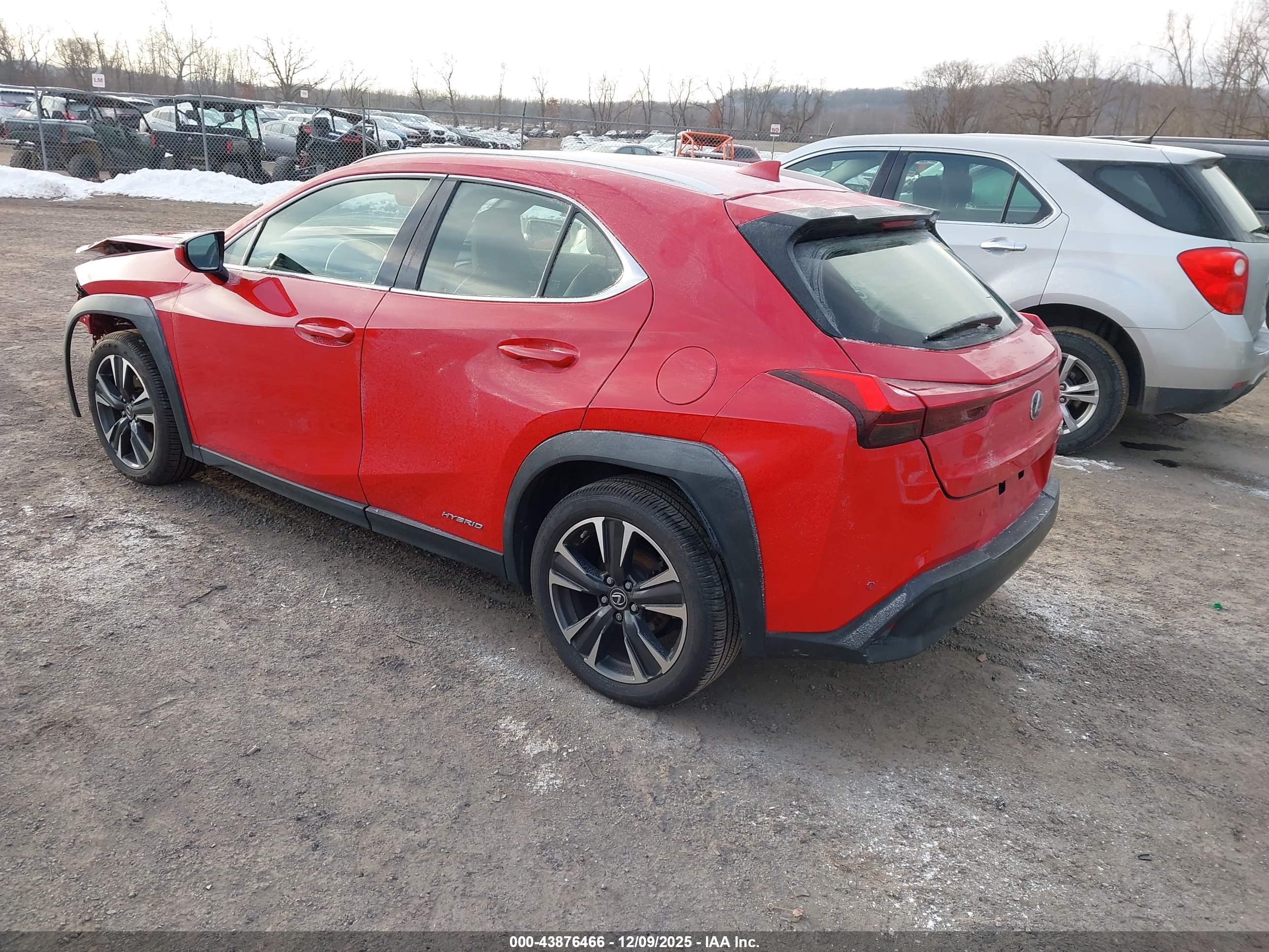 LEXUS UX image 3
