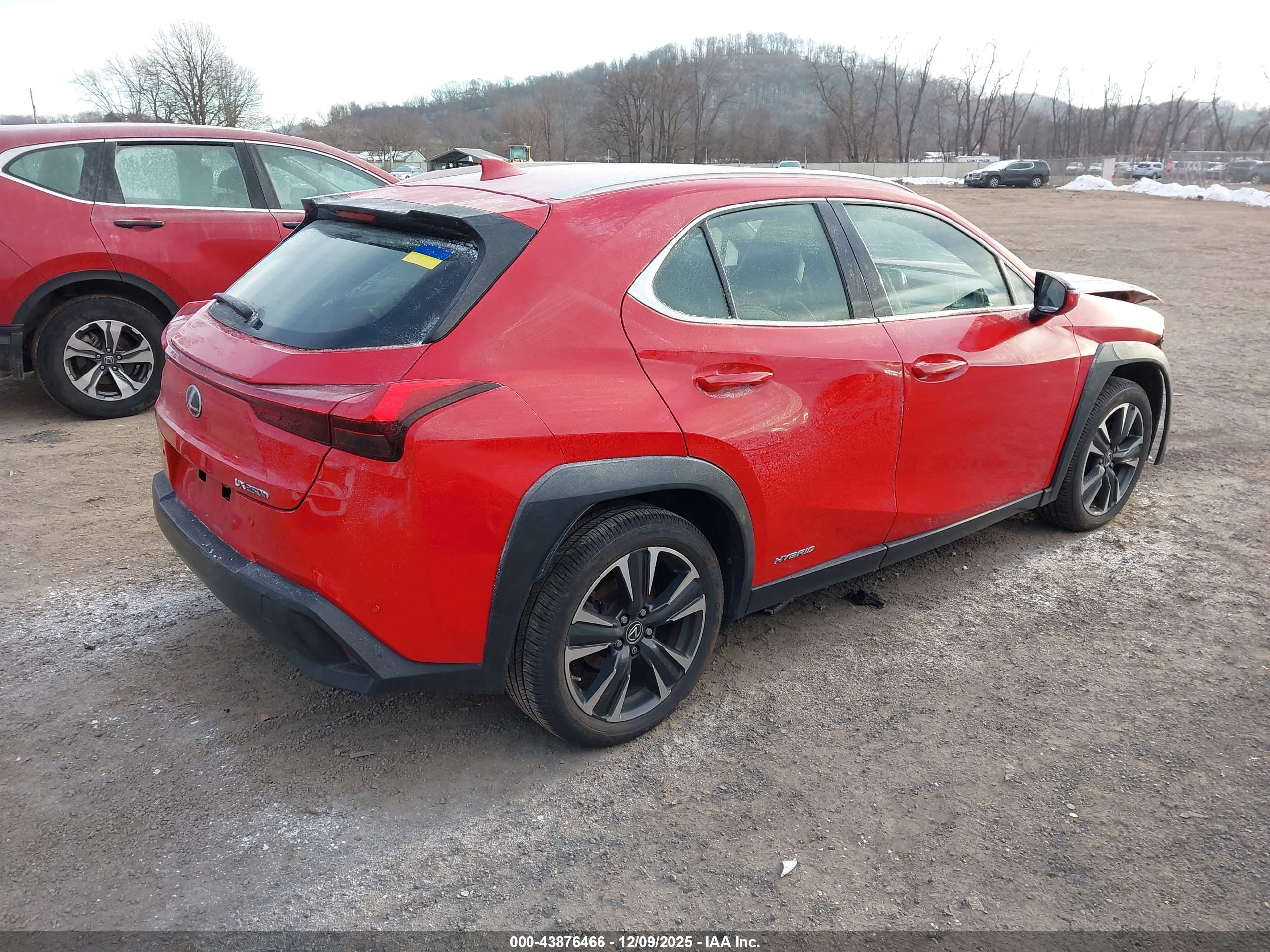 LEXUS UX image 4