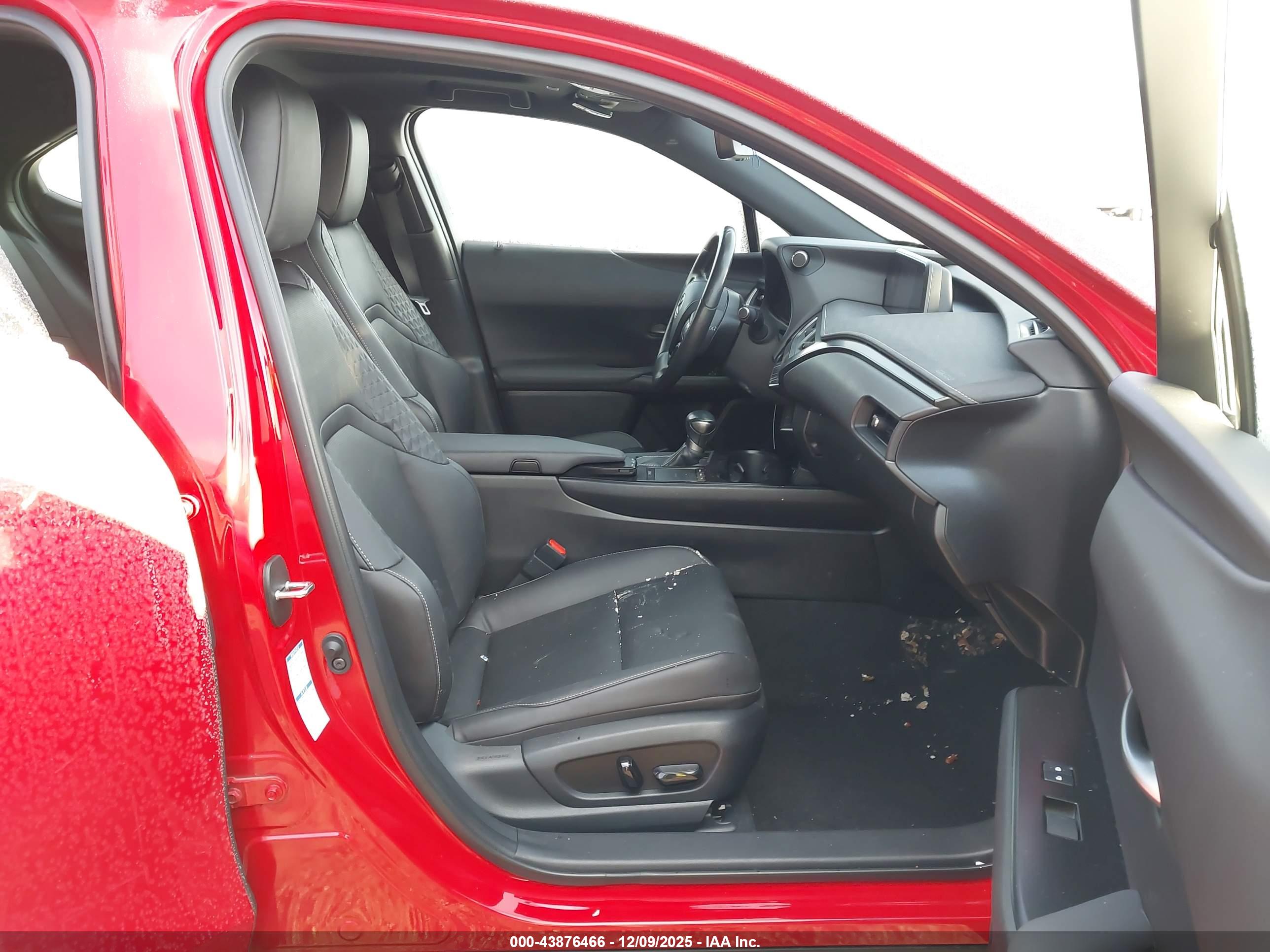LEXUS UX image 5