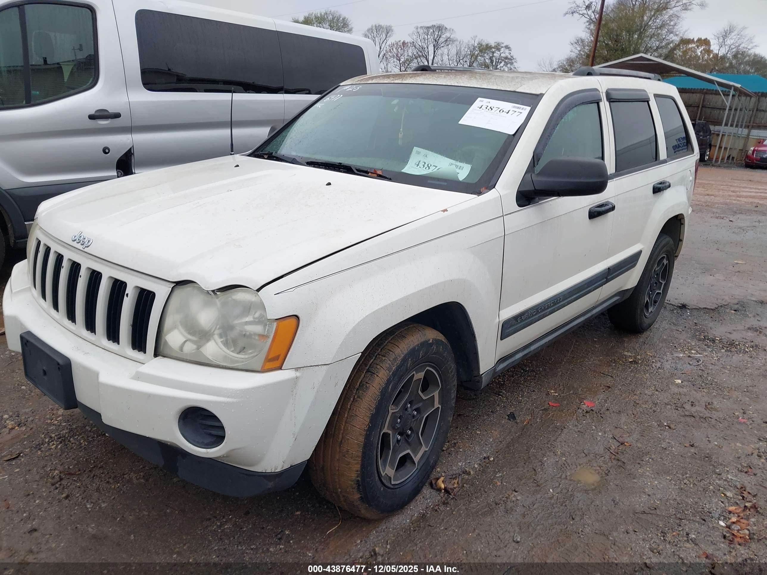 JEEP GRAND image 2