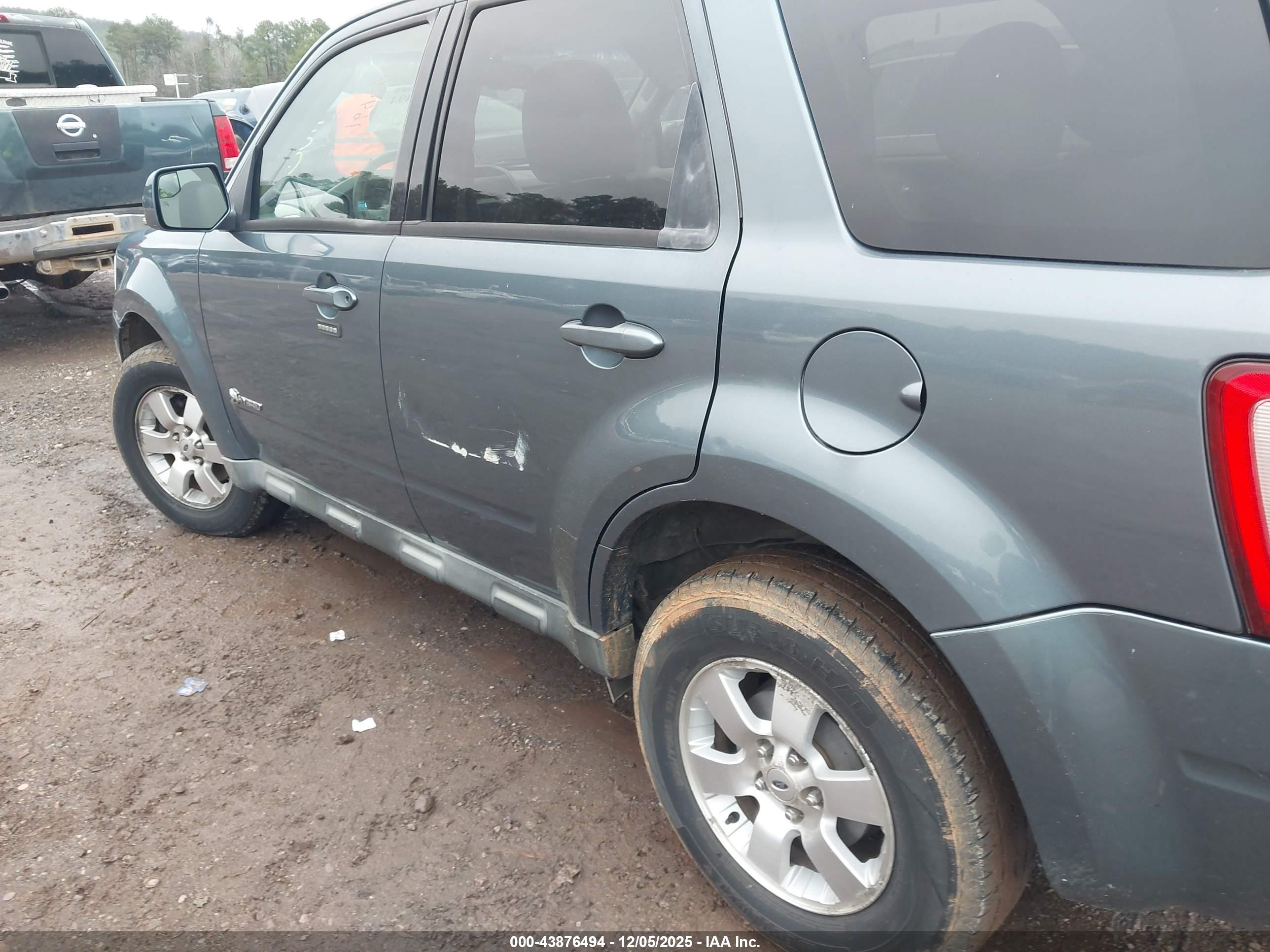 FORD ESCAPE image 6