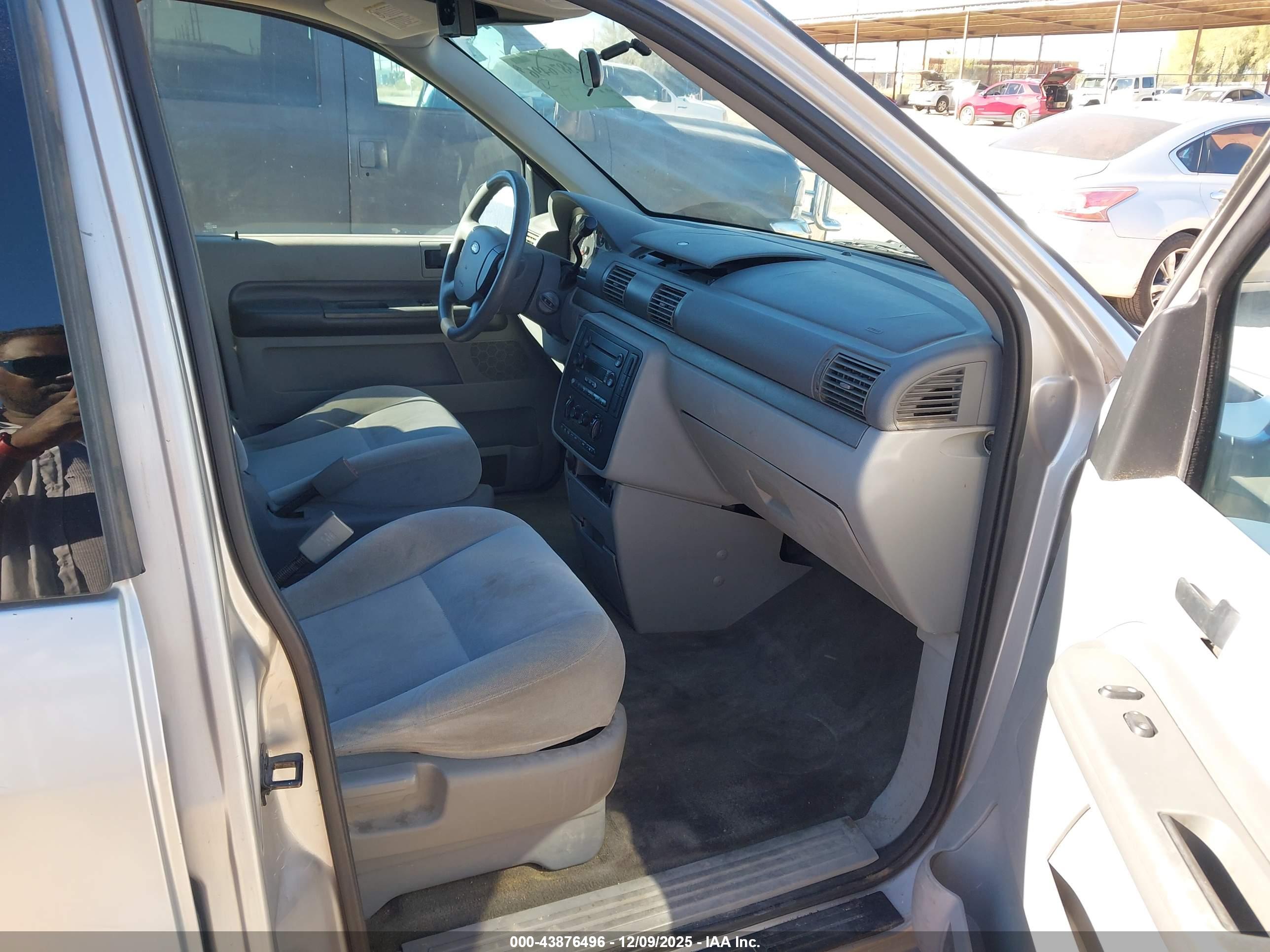 FORD FREESTAR image 5