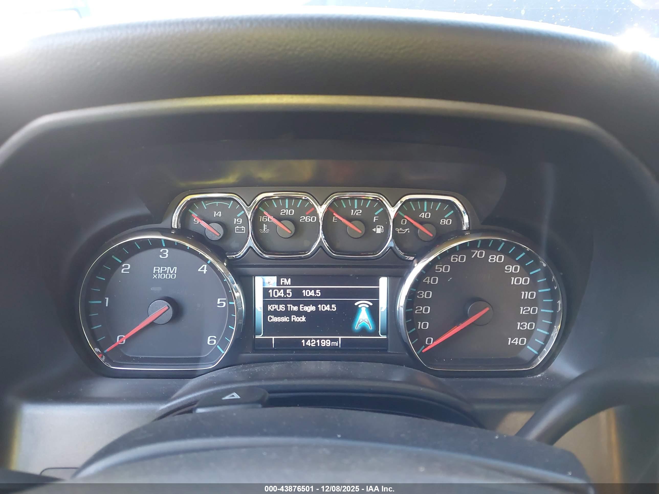 CHEVROLET SILVERADO image 7
