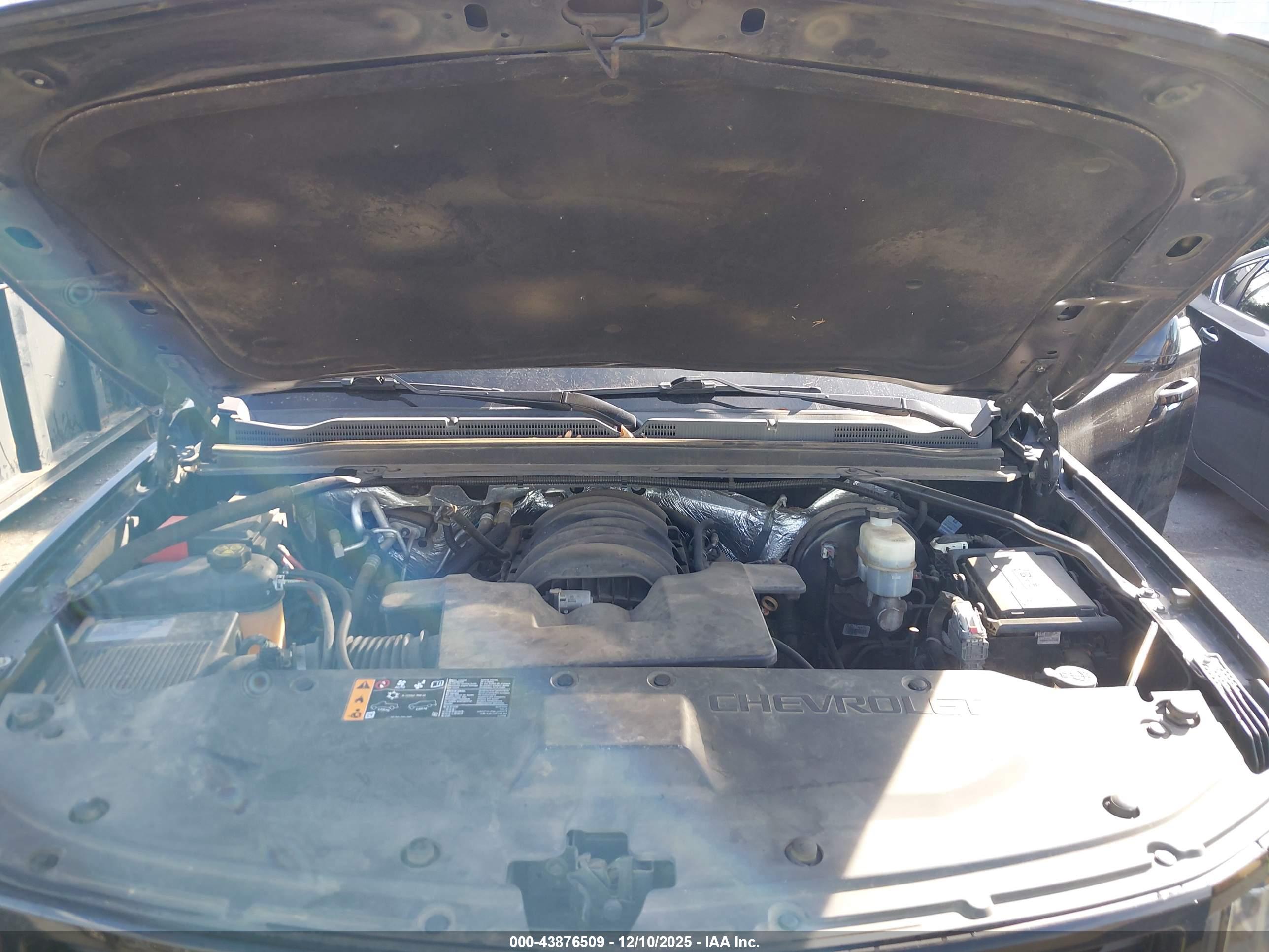 CHEVROLET TAHOE image 10