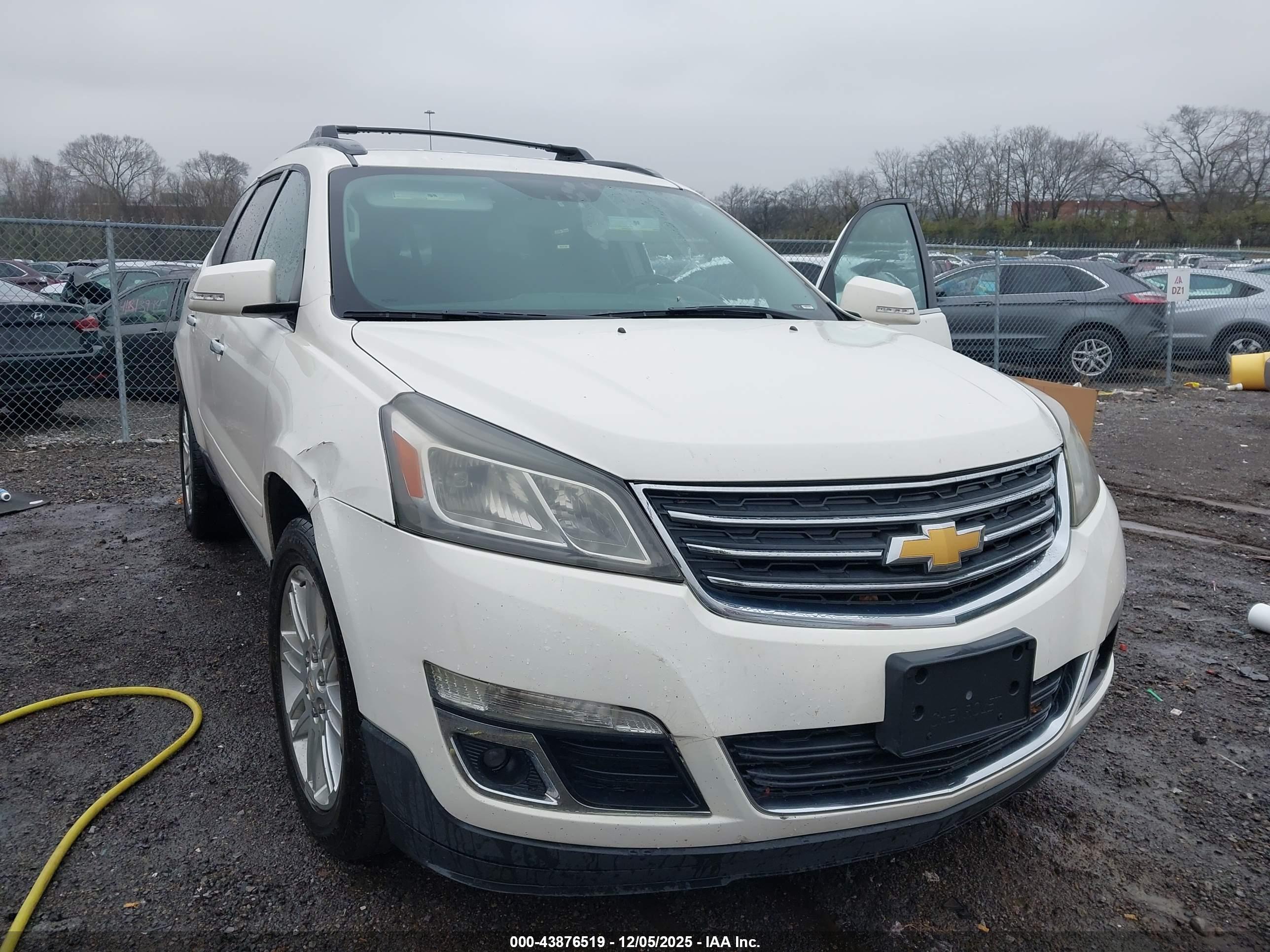 CHEVROLET TRAVERSE image 6