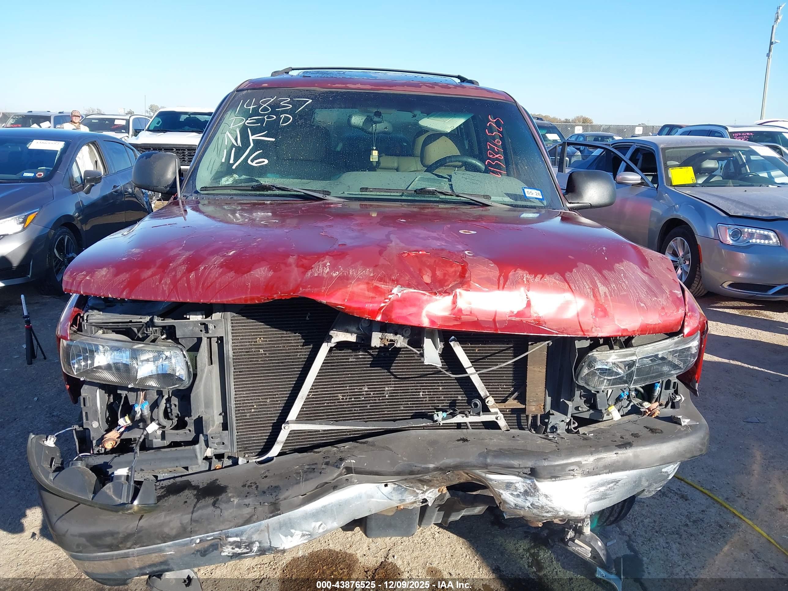 CHEVROLET TAHOE image 6