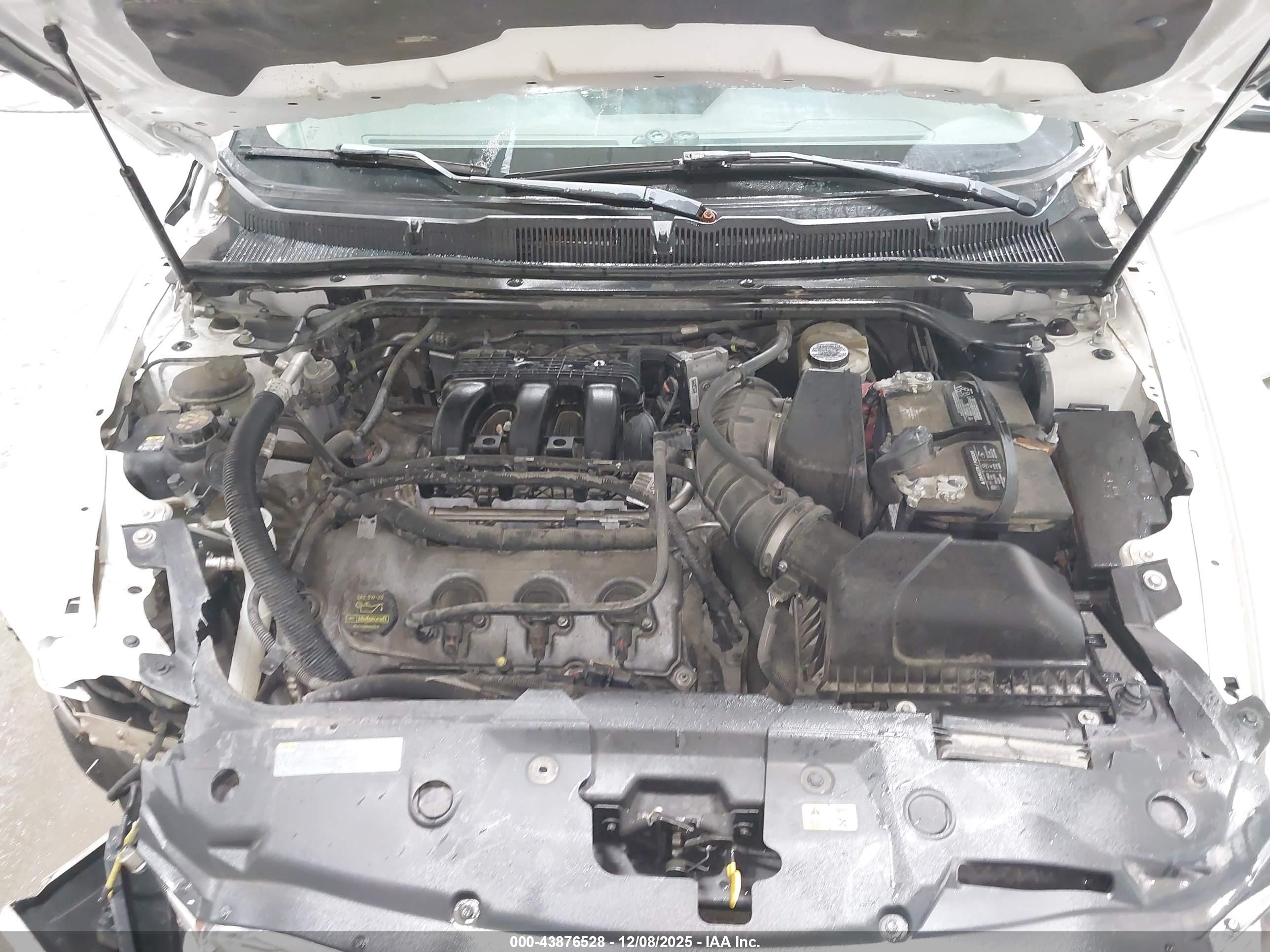 FORD TAURUS image 10