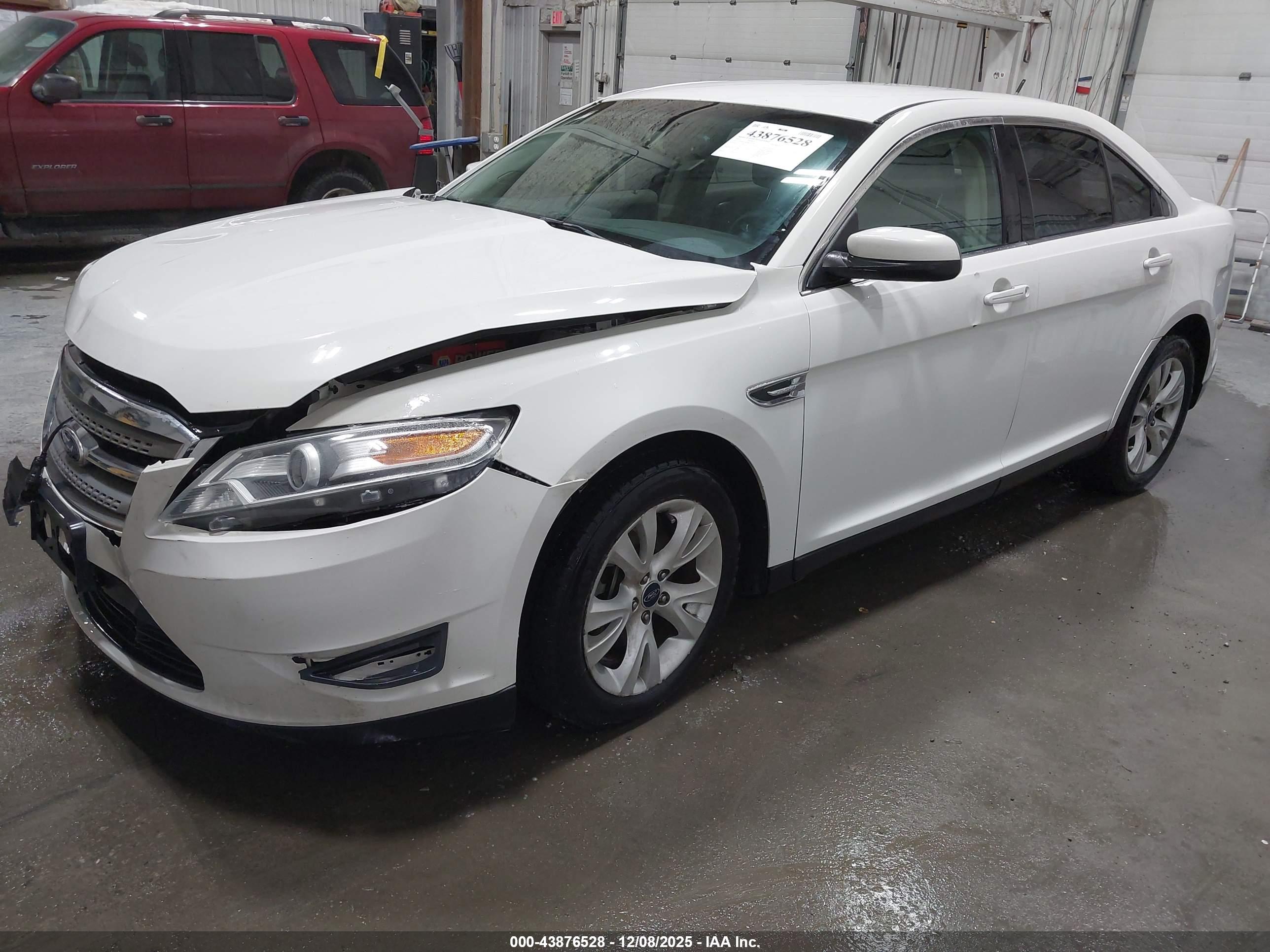 FORD TAURUS image 2