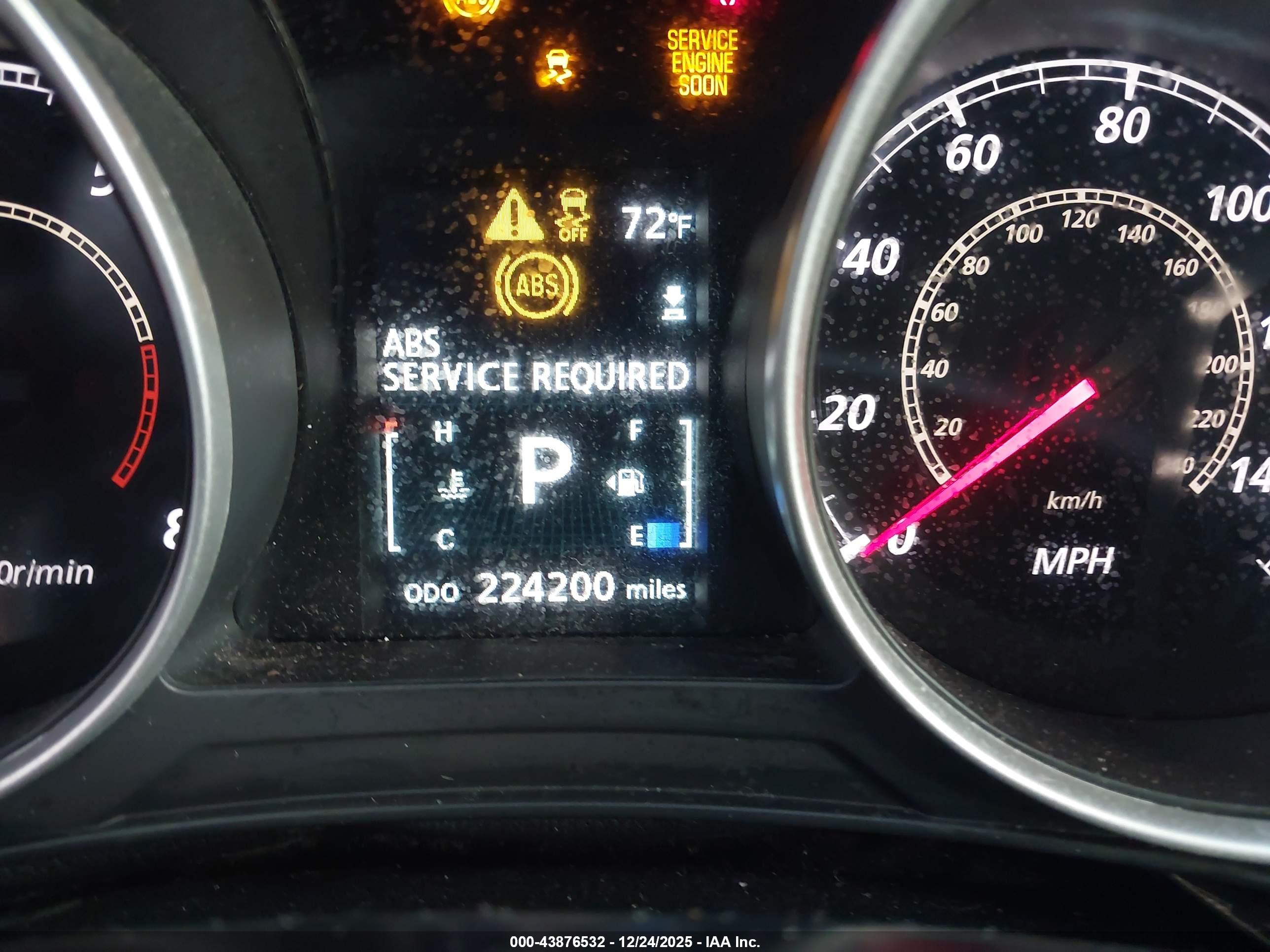 MITSUBISHI OUTLANDER image 7