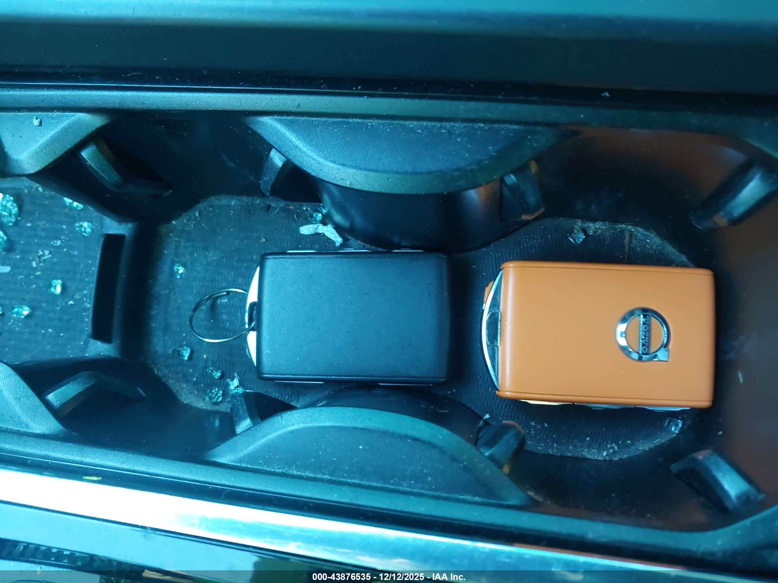 VOLVO V60 image 11