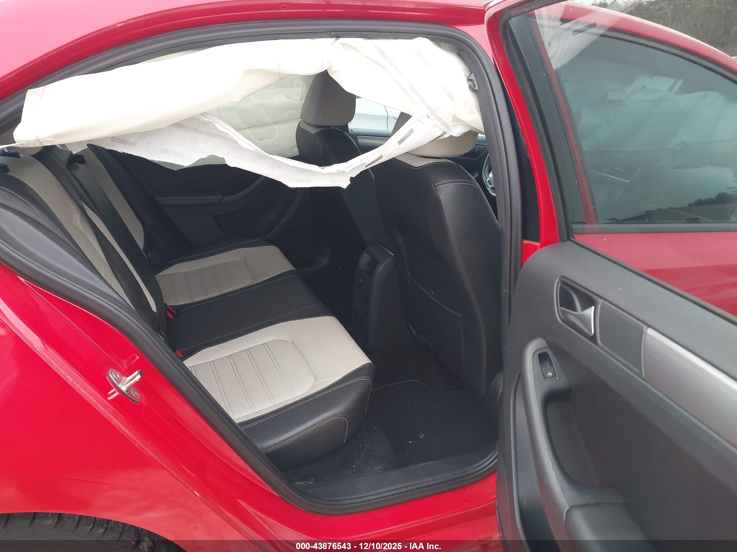 VOLKSWAGEN JETTA image 8