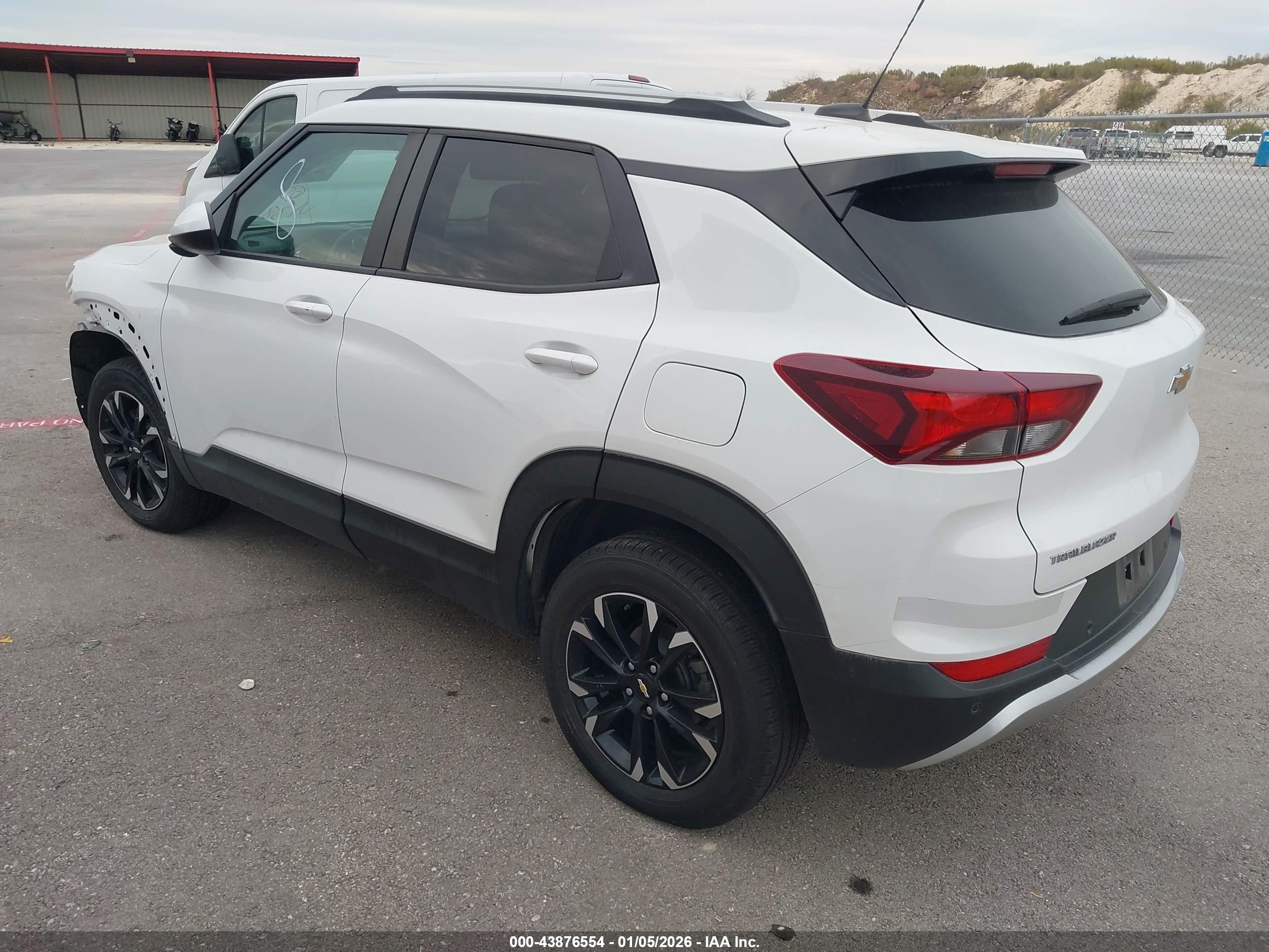 CHEVROLET TRAILBLAZER image 3