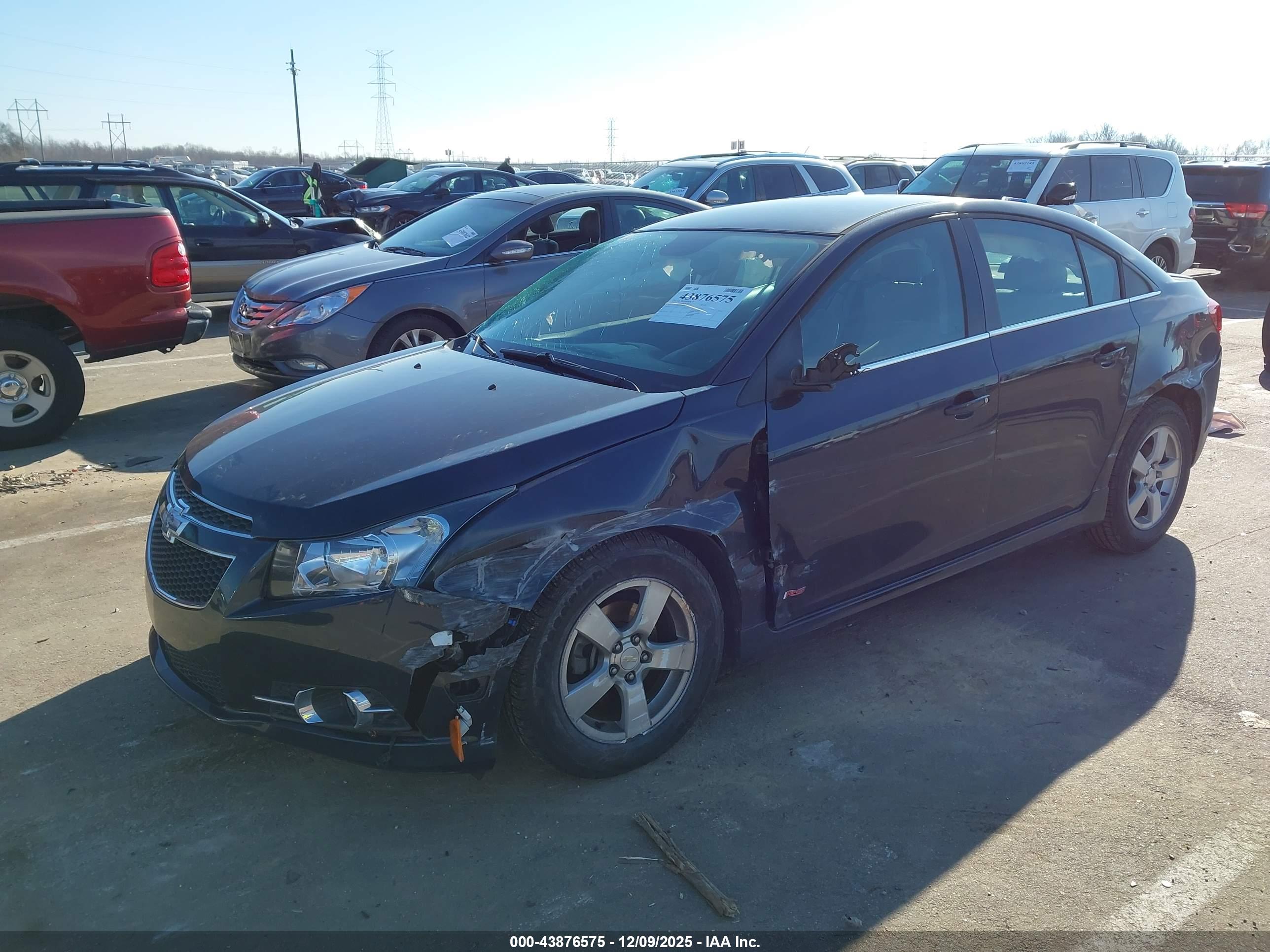 CHEVROLET CRUZE image 2