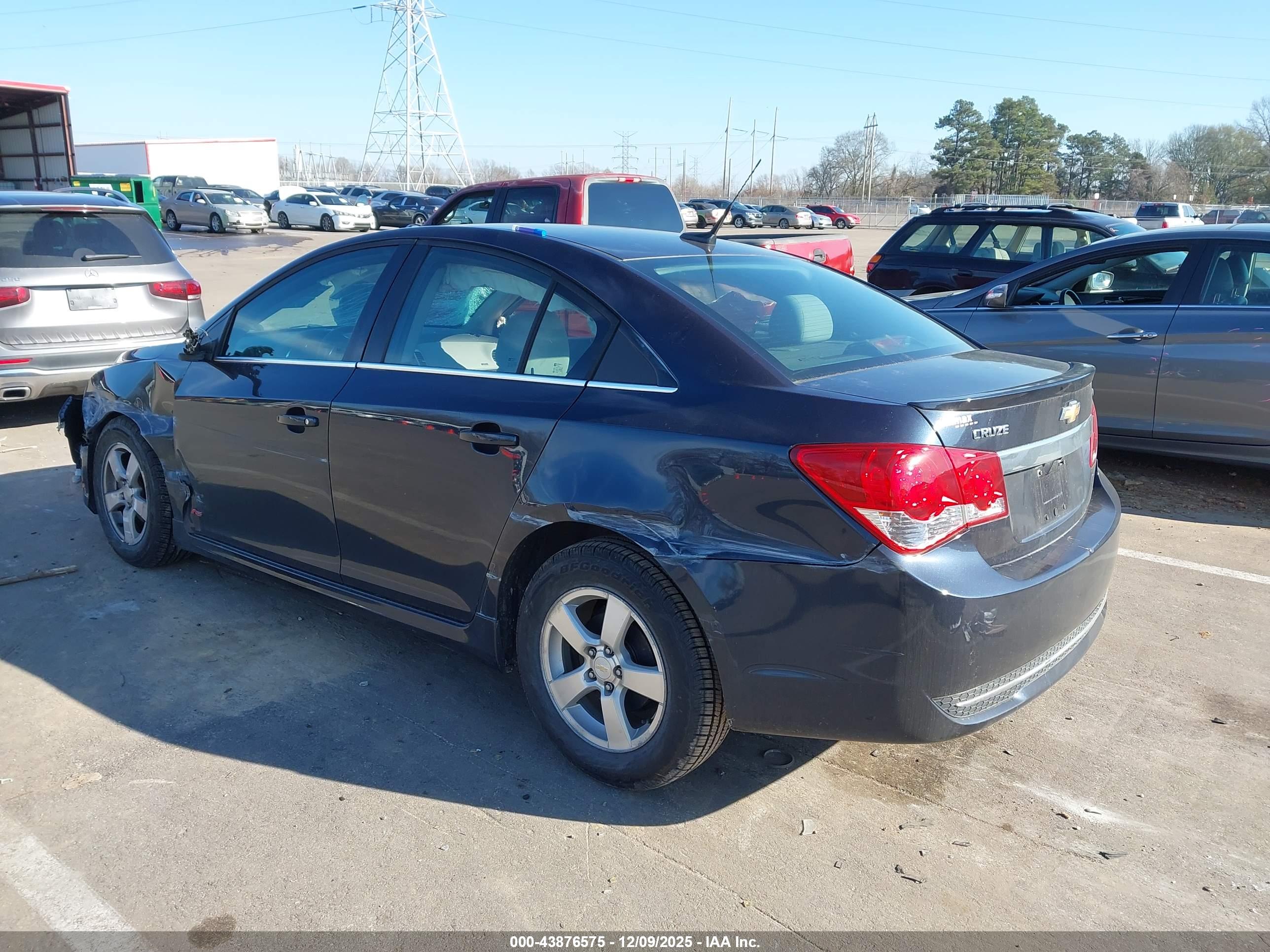 CHEVROLET CRUZE image 3