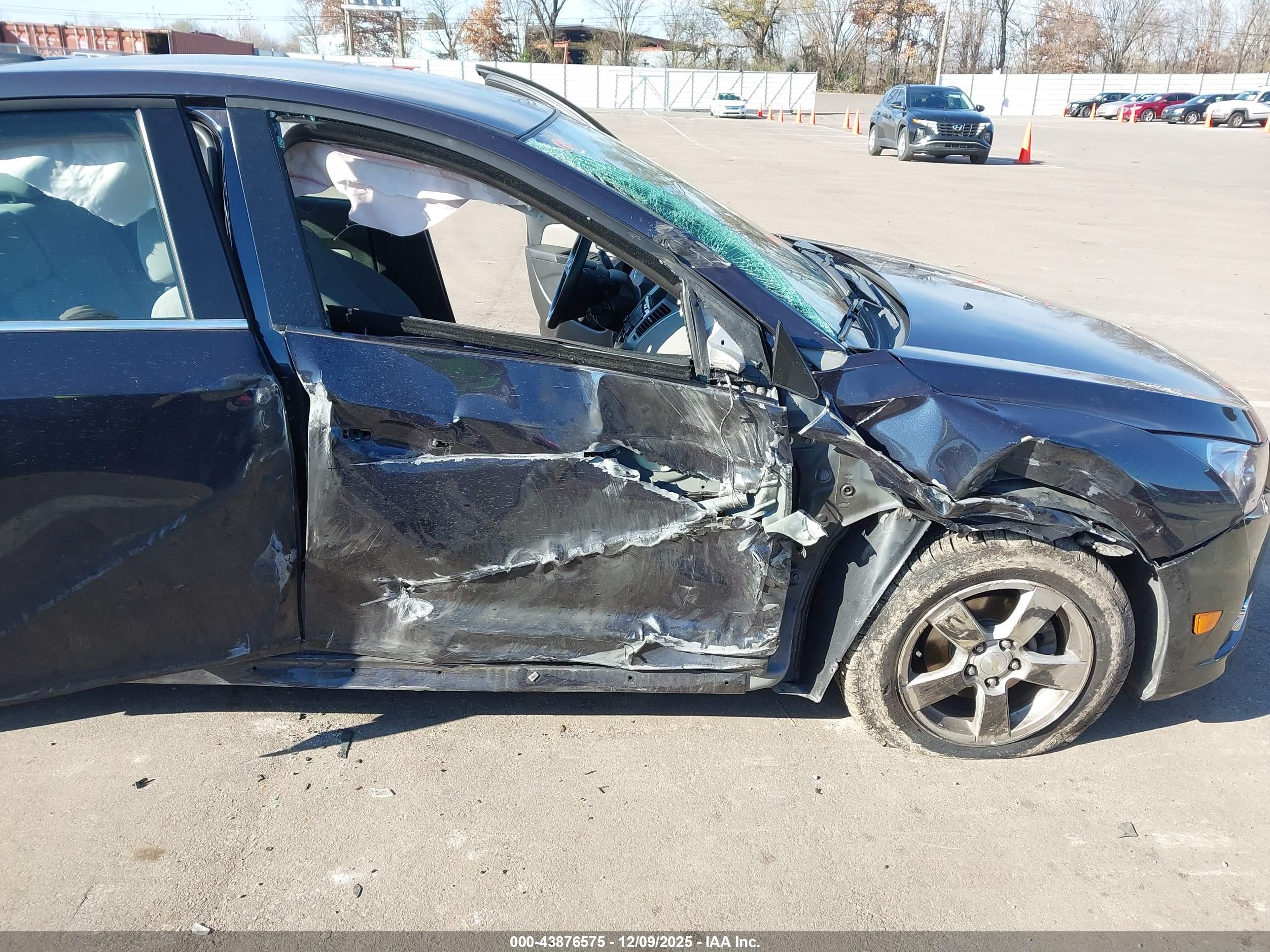 CHEVROLET CRUZE image 6
