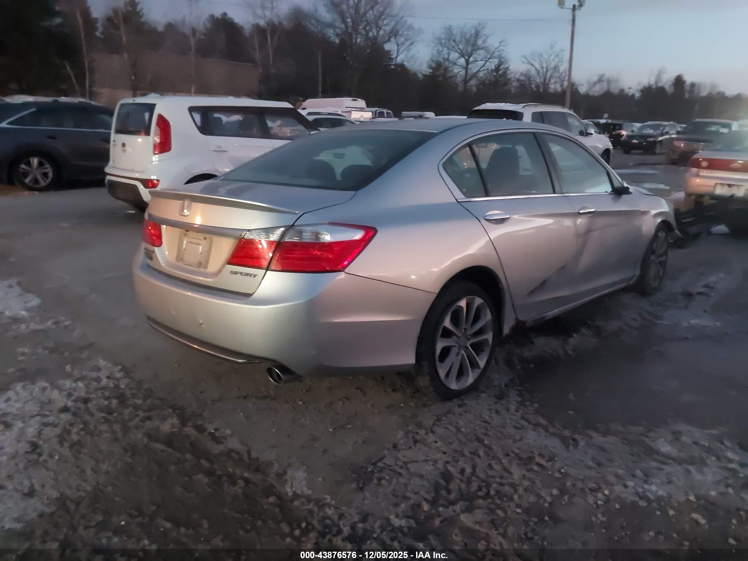 HONDA ACCORD image 4