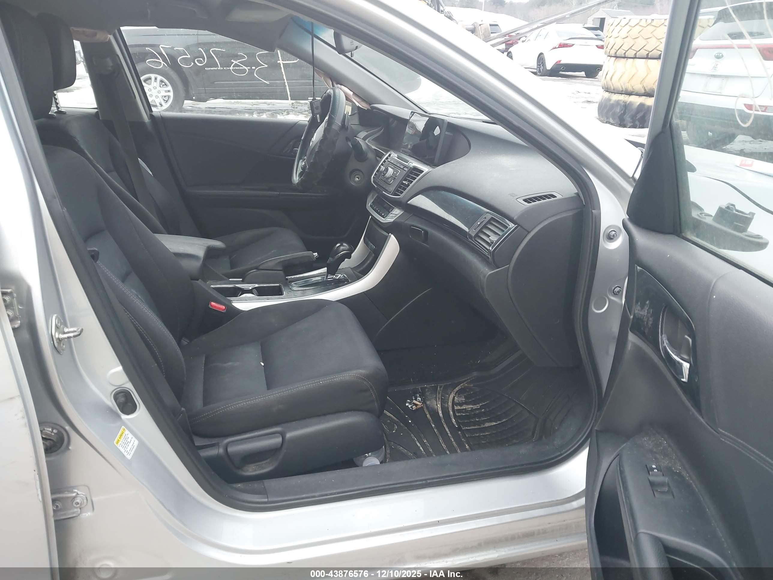 HONDA ACCORD image 5