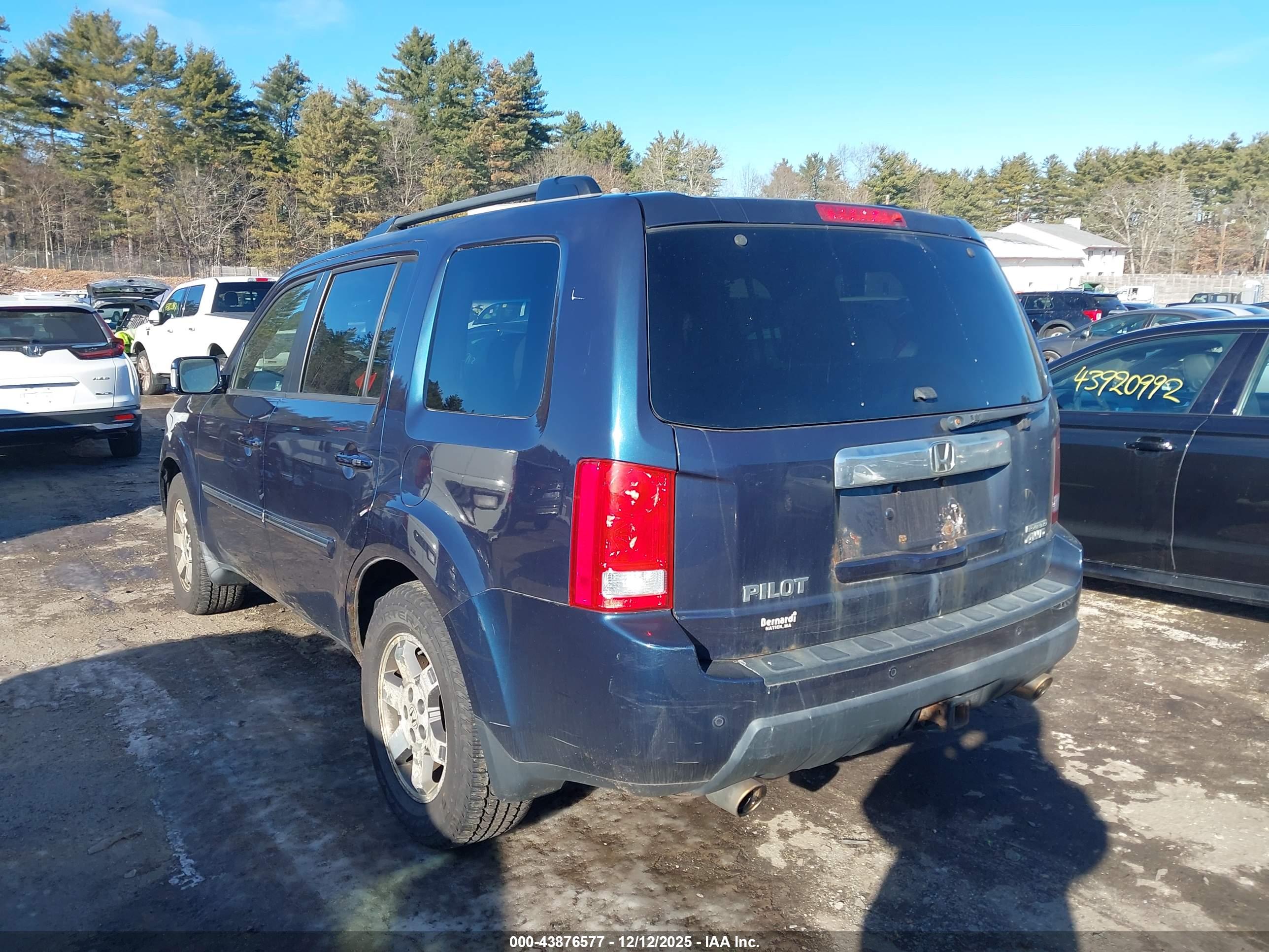 HONDA PILOT image 3
