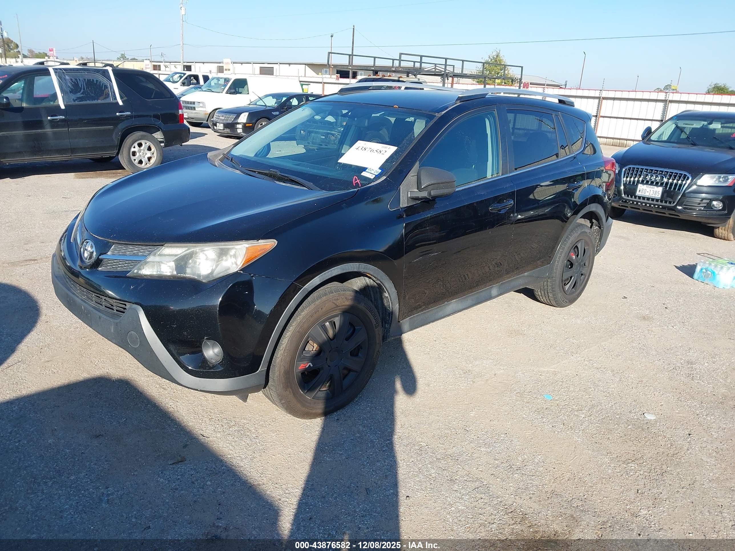 TOYOTA RAV4 image 2