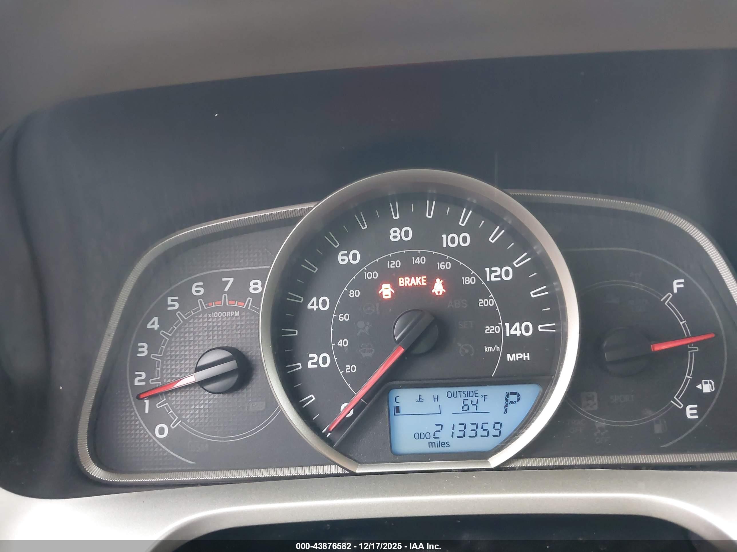 TOYOTA RAV4 image 7